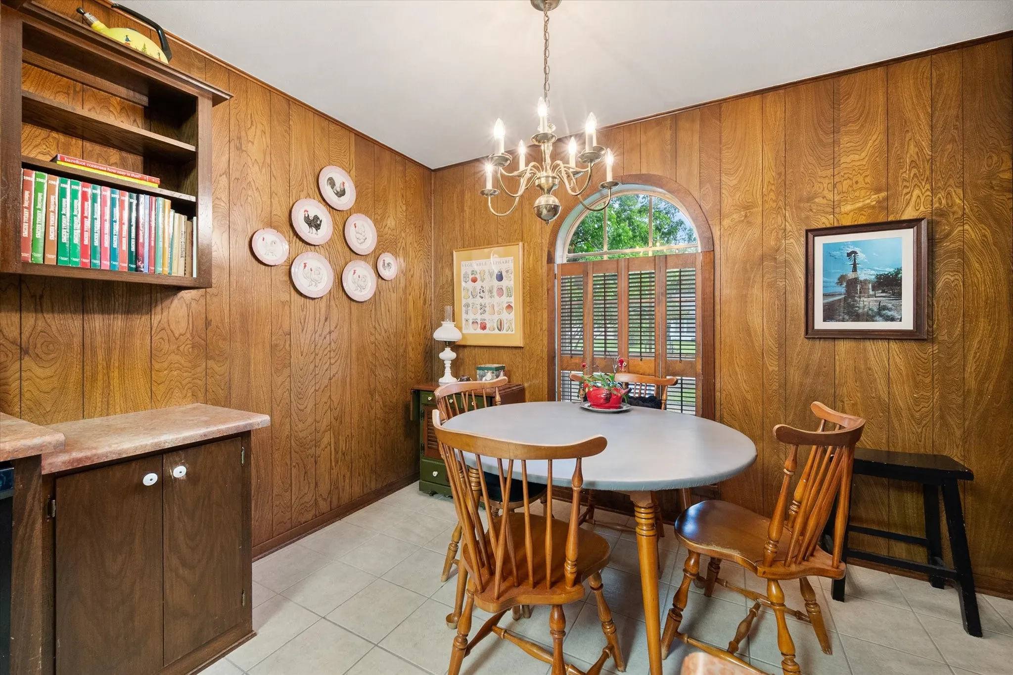 Single Family Residence For Sale in Navarro County , 1609 Maplewood, Corsicana, Texas 75110, 3 Bedroom, 2 Bathroom, Garage spaces, 1,400 Sqft, built in 1972, mls#21254330, Real Estate Agent in Corsicana, Homes For Sale in Navarro county, Homes For Sale in Corsicana, Realtor in Corsicana Texas, Real Estate Brokerage Independent Realty Texas, Luminita Cordes Realtor