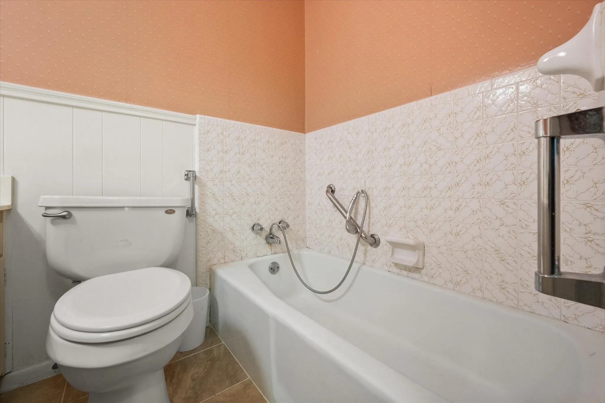 Single Family Residence For Sale in Navarro County , 1609 Maplewood, Corsicana, Texas 75110, 3 Bedroom, 2 Bathroom, Garage spaces, 1,400 Sqft, built in 1972, mls#21254330, Real Estate Agent in Corsicana, Homes For Sale in Navarro county, Homes For Sale in Corsicana, Realtor in Corsicana Texas, Real Estate Brokerage Independent Realty Texas, Luminita Cordes Realtor