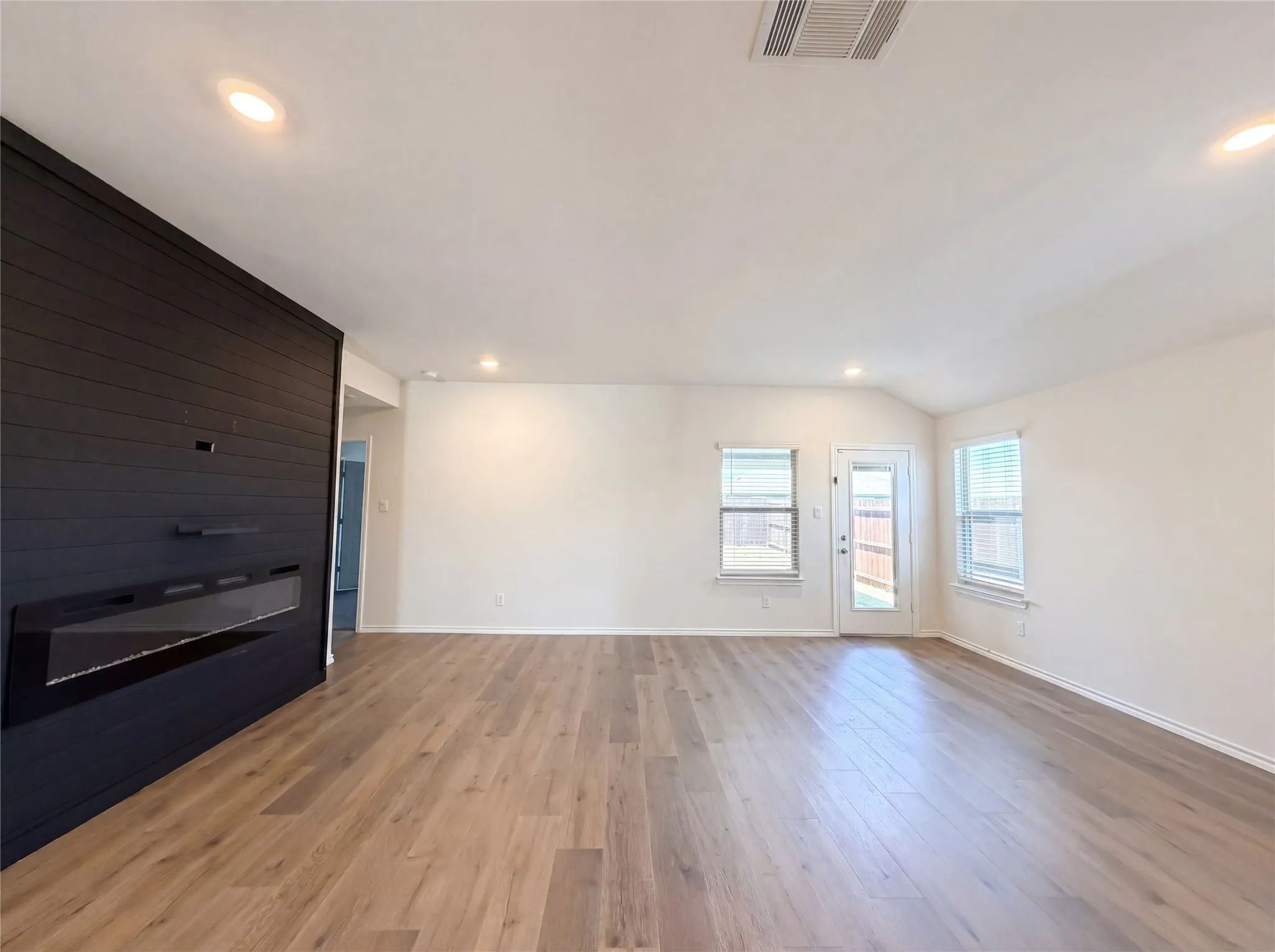 Single Family Residence For Sale in Collin County , 6424 Waterfall Lane, Princeton, Texas 75407, 4 Bedroom, 3 Bathroom, 2 Garage spaces, 1,939 Sqft, built in 2023, mls#21268884, Real Estate Agent in Princeton, Homes For Sale in Collin county, Homes For Sale in Princeton, Realtor in Princeton Texas, Real Estate Brokerage Independent Realty Texas, Luminita Cordes Realtor