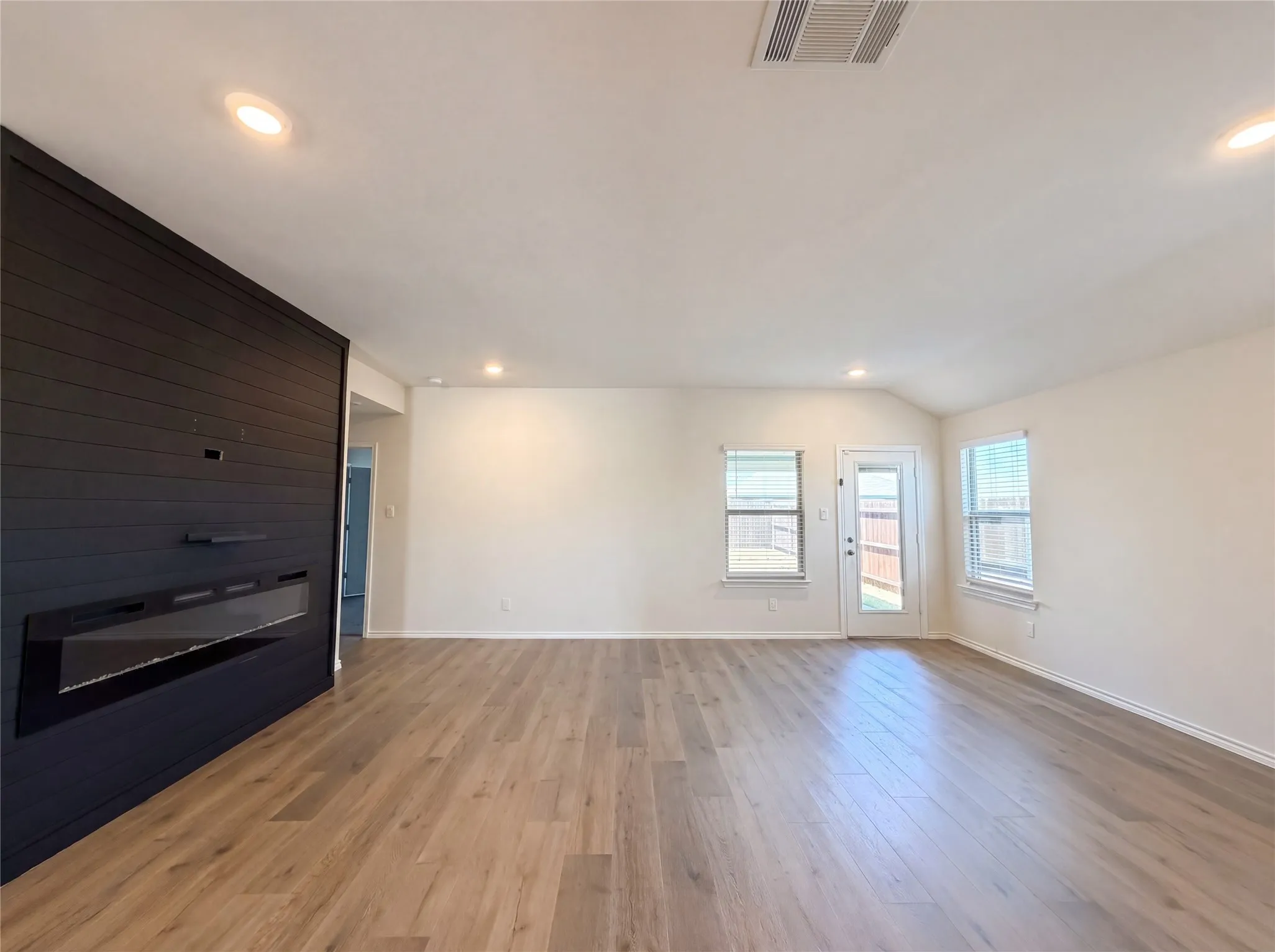 Single Family Residence For Sale in Collin County , 6424 Waterfall Lane, Princeton, Texas 75407, 4 Bedroom, 3 Bathroom, 2 Garage spaces, 1,939 Sqft, built in 2023, mls#21268884, Real Estate Agent in Princeton, Homes For Sale in Collin county, Homes For Sale in Princeton, Realtor in Princeton Texas, Real Estate Brokerage Independent Realty Texas, Luminita Cordes Realtor