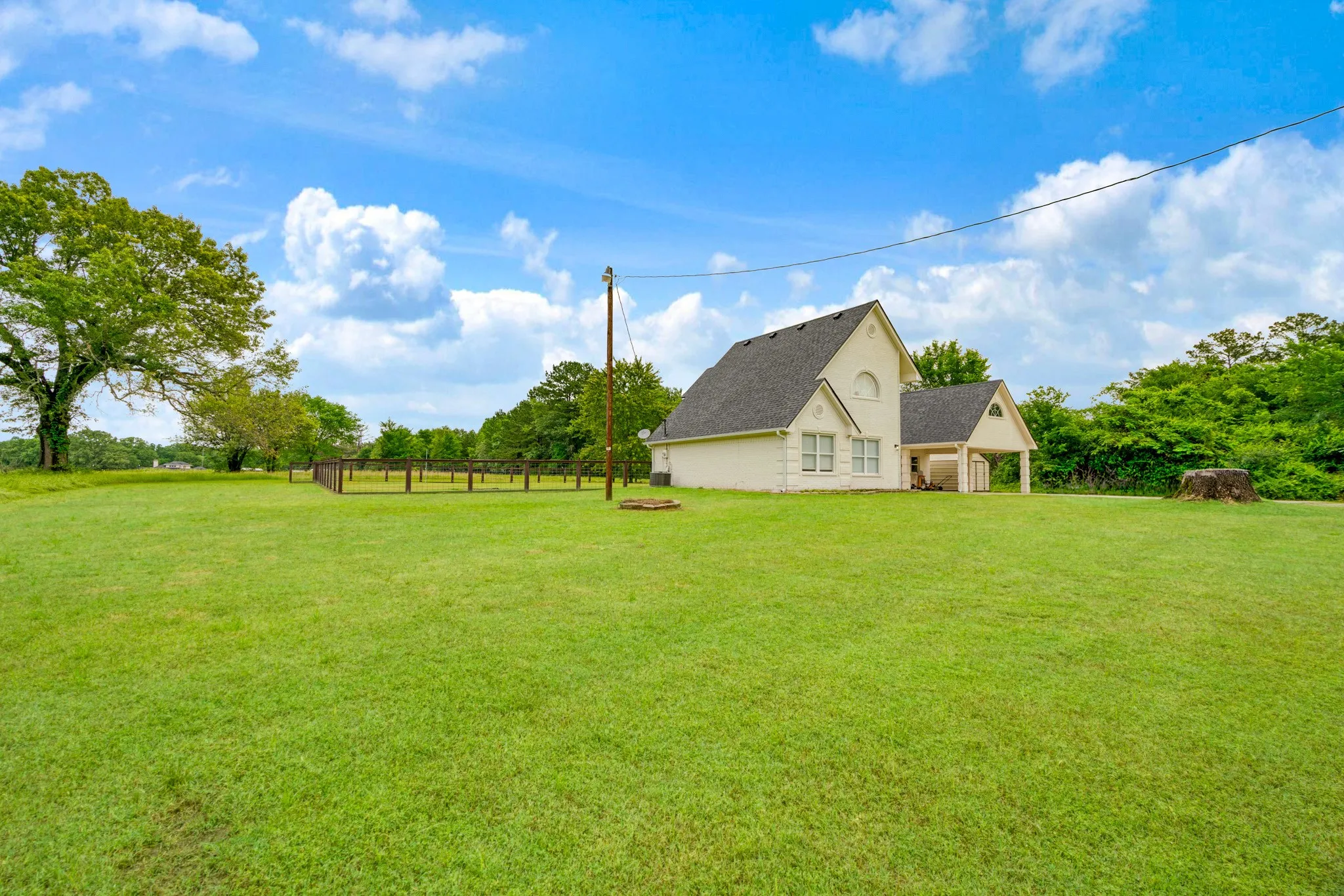 Single Family Residence For Sale in Lamar County , 2497 Fm 2648, Powderly, Texas 75473, 3 Bedrooms, 2 Bathrooms, Garage spaces, 1,678 Sqft, built in 2005, Price $284,900, mls#21268723, Real Estate Agent in Powderly, Homes For Sale in Lamar county, Homes For Sale in Powderly, Realtor in Powderly Texas, Real Estate Brokerage Independent Realty Texas, Luminita Cordes Realtor