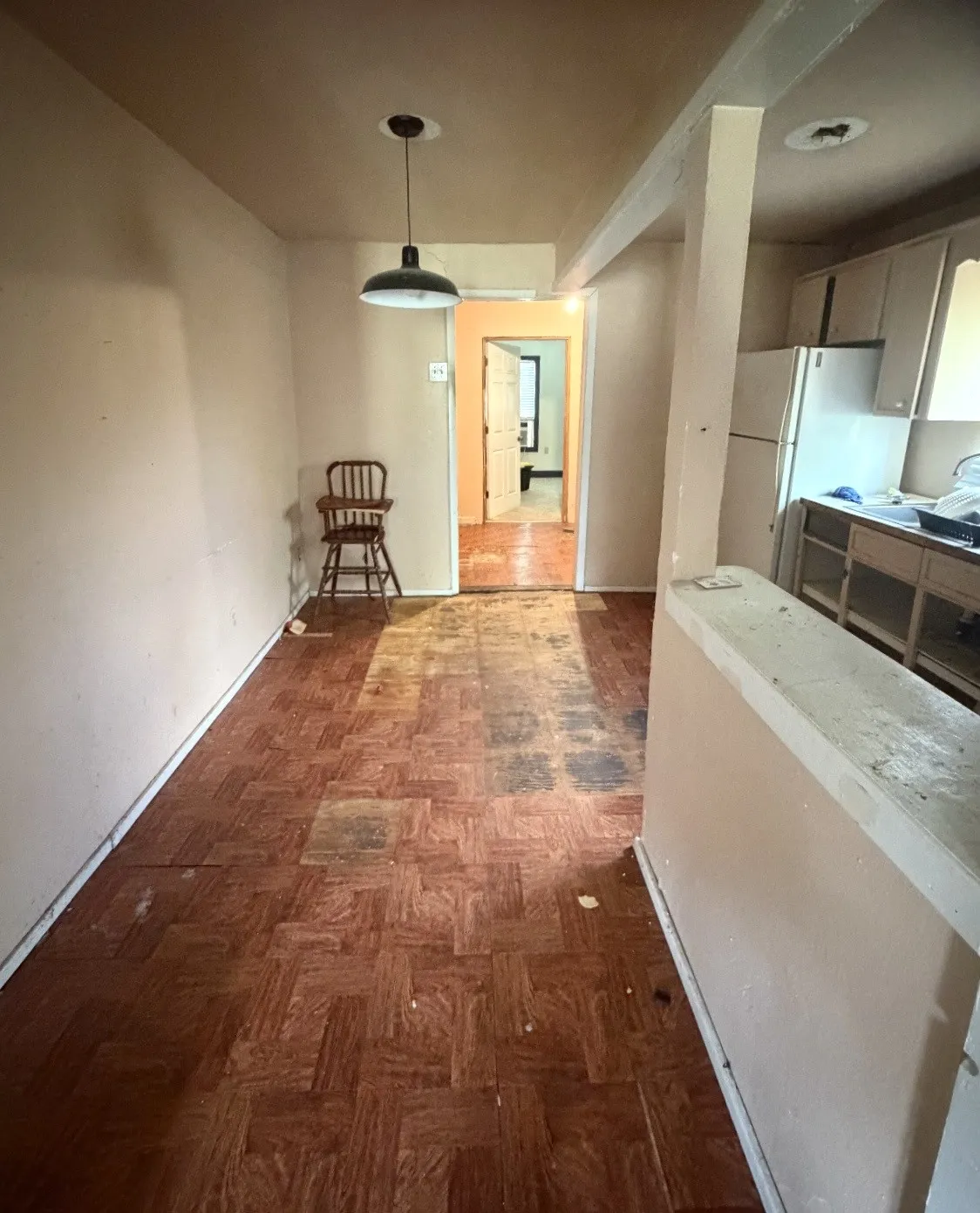 Single Family Residence For Sale in Grayson County , 574 E Marshall Street, Van Alstyne, Texas 75495, 2 Bedroom, 1 Bathroom, Garage spaces, 1,125 Sqft, built in 1920, mls#21248384, Real Estate Agent in Van Alstyne, Homes For Sale in Grayson county, Homes For Sale in Van Alstyne, Realtor in Van Alstyne Texas, Real Estate Brokerage Independent Realty Texas, Luminita Cordes Realtor