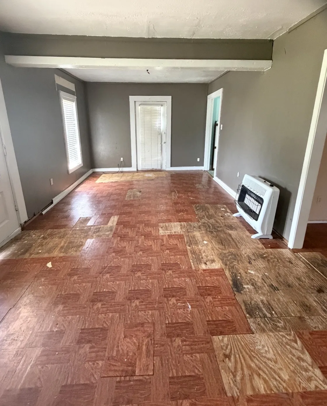 Single Family Residence For Sale in Grayson County , 574 E Marshall Street, Van Alstyne, Texas 75495, 2 Bedroom, 1 Bathroom, Garage spaces, 1,125 Sqft, built in 1920, mls#21248384, Real Estate Agent in Van Alstyne, Homes For Sale in Grayson county, Homes For Sale in Van Alstyne, Realtor in Van Alstyne Texas, Real Estate Brokerage Independent Realty Texas, Luminita Cordes Realtor