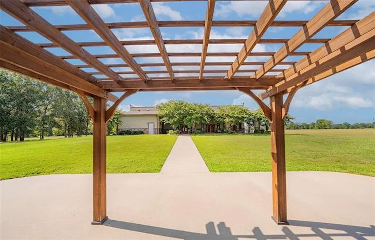 Business For Sale in Rusk County , 14284 TX 322, Kilgore, Texas 75662, 0, 0, Garage spaces, 0 Sqft, built in 2015, mls#21254308, Real Estate Agent in Kilgore, Homes For Sale in Rusk county, Homes For Sale in Kilgore, Realtor in Kilgore Texas, Real Estate Brokerage Independent Realty Texas, Luminita Cordes Realtor