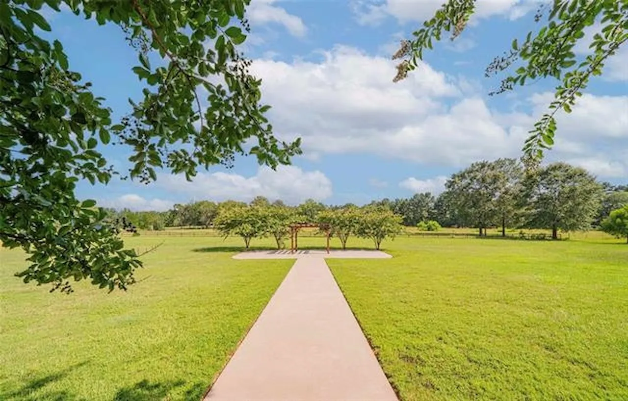 Business For Sale in Rusk County , 14284 TX 322, Kilgore, Texas 75662, 0, 0, Garage spaces, 0 Sqft, built in 2015, mls#21254308, Real Estate Agent in Kilgore, Homes For Sale in Rusk county, Homes For Sale in Kilgore, Realtor in Kilgore Texas, Real Estate Brokerage Independent Realty Texas, Luminita Cordes Realtor