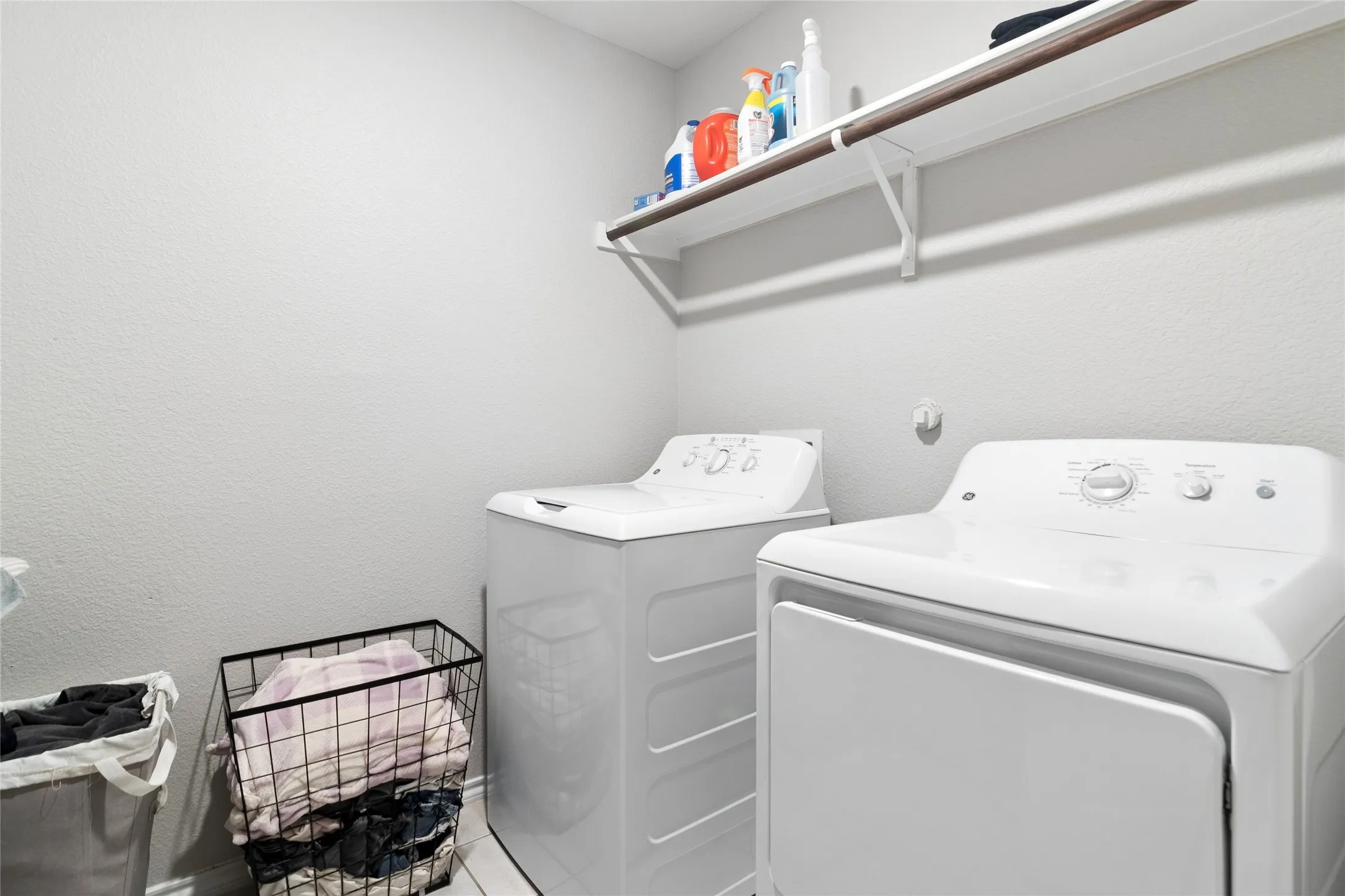 Single Family Residence For Sale in Kaufman County , 3140 Patton Lane, Mesquite, Texas 75126, 4 Bedroom, 2 Bathroom, 2 Garage spaces, 1,905 Sqft, built in 2021, mls#21268900, Real Estate Agent in Mesquite, Homes For Sale in Kaufman county, Homes For Sale in Mesquite, Realtor in Mesquite Texas, Real Estate Brokerage Independent Realty Texas, Luminita Cordes Realtor