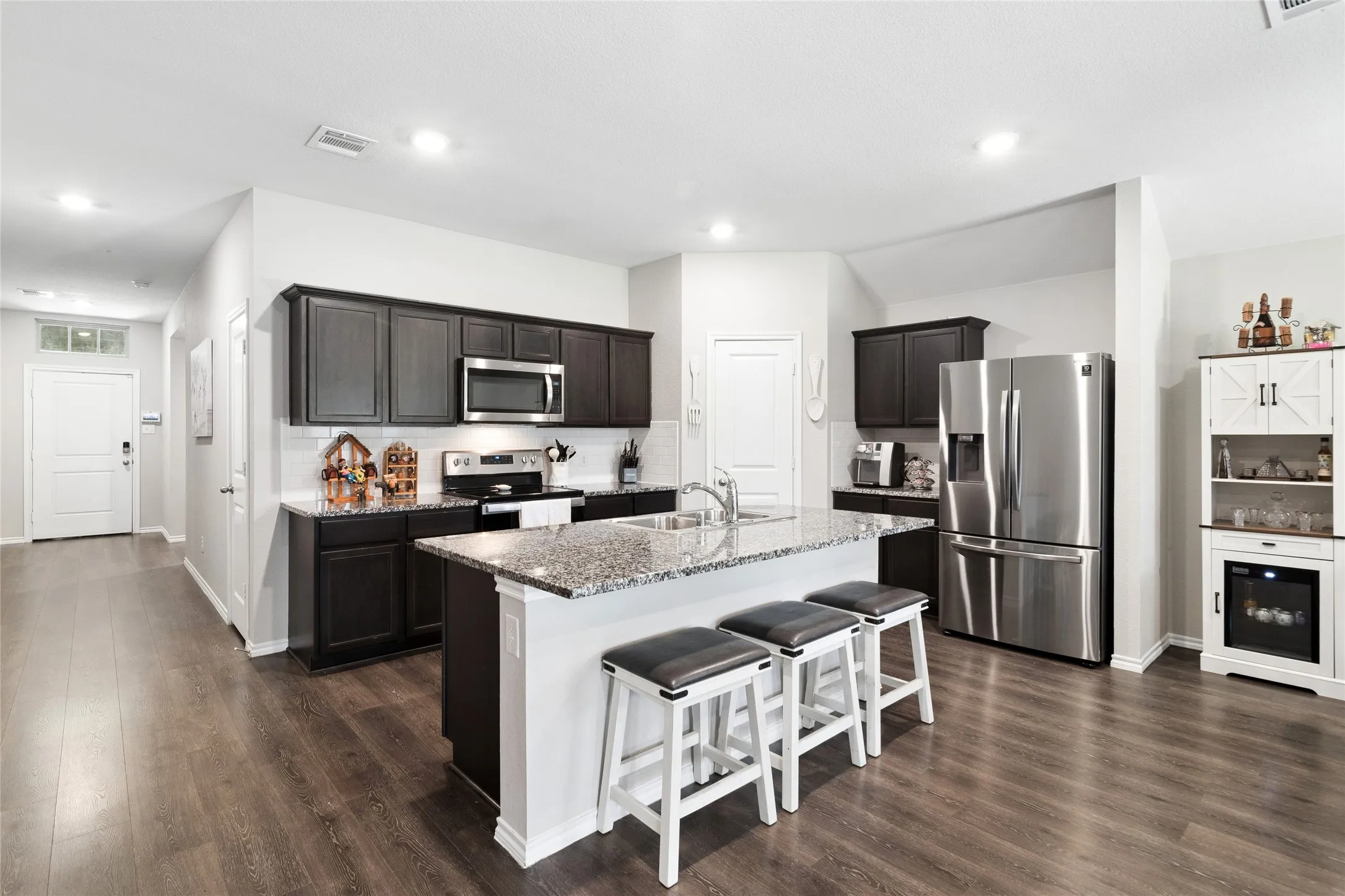 Single Family Residence For Sale in Kaufman County , 3140 Patton Lane, Mesquite, Texas 75126, 4 Bedroom, 2 Bathroom, 2 Garage spaces, 1,905 Sqft, built in 2021, mls#21268900, Real Estate Agent in Mesquite, Homes For Sale in Kaufman county, Homes For Sale in Mesquite, Realtor in Mesquite Texas, Real Estate Brokerage Independent Realty Texas, Luminita Cordes Realtor