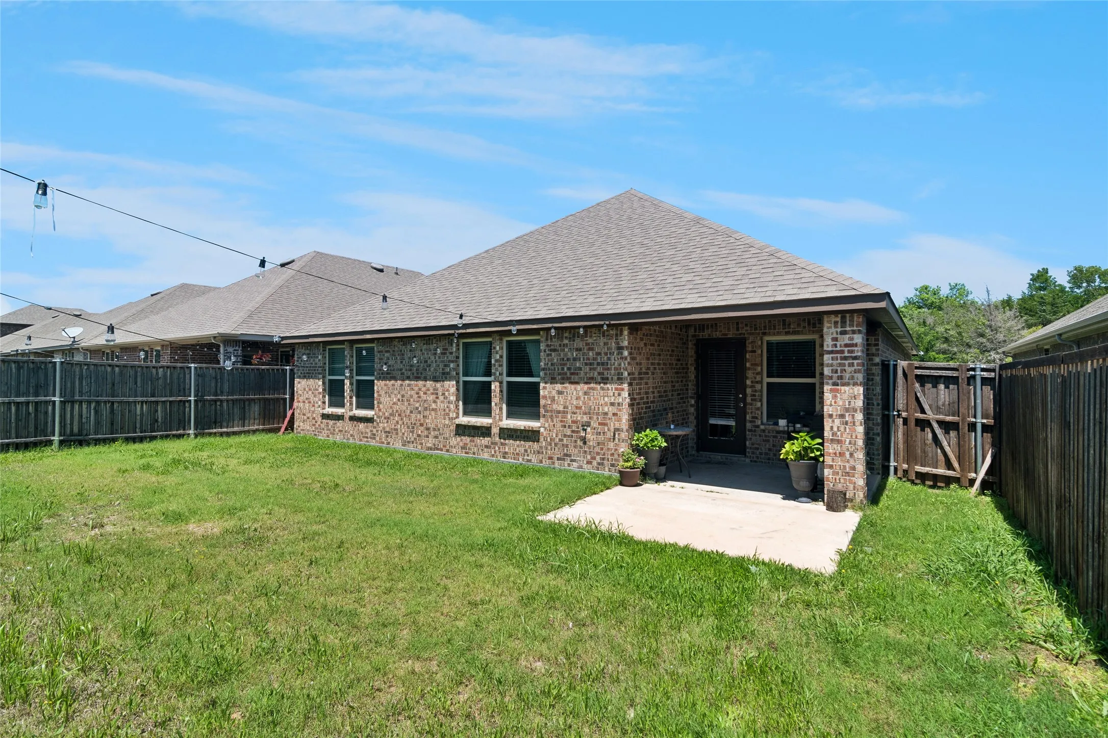 Single Family Residence For Sale in Kaufman County , 3140 Patton Lane, Mesquite, Texas 75126, 4 Bedroom, 2 Bathroom, 2 Garage spaces, 1,905 Sqft, built in 2021, mls#21268900, Real Estate Agent in Mesquite, Homes For Sale in Kaufman county, Homes For Sale in Mesquite, Realtor in Mesquite Texas, Real Estate Brokerage Independent Realty Texas, Luminita Cordes Realtor