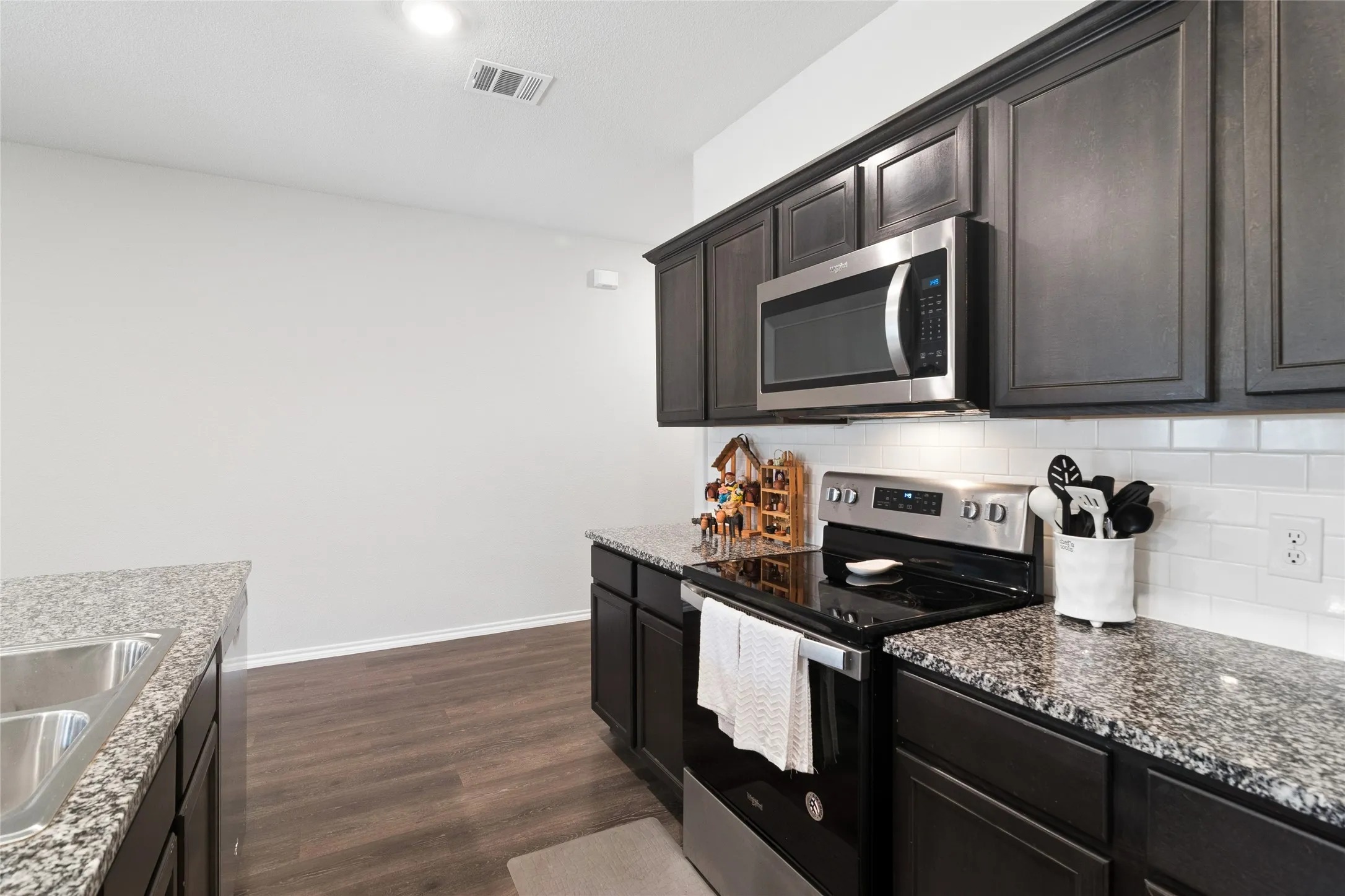Single Family Residence For Sale in Kaufman County , 3140 Patton Lane, Mesquite, Texas 75126, 4 Bedroom, 2 Bathroom, 2 Garage spaces, 1,905 Sqft, built in 2021, mls#21268900, Real Estate Agent in Mesquite, Homes For Sale in Kaufman county, Homes For Sale in Mesquite, Realtor in Mesquite Texas, Real Estate Brokerage Independent Realty Texas, Luminita Cordes Realtor