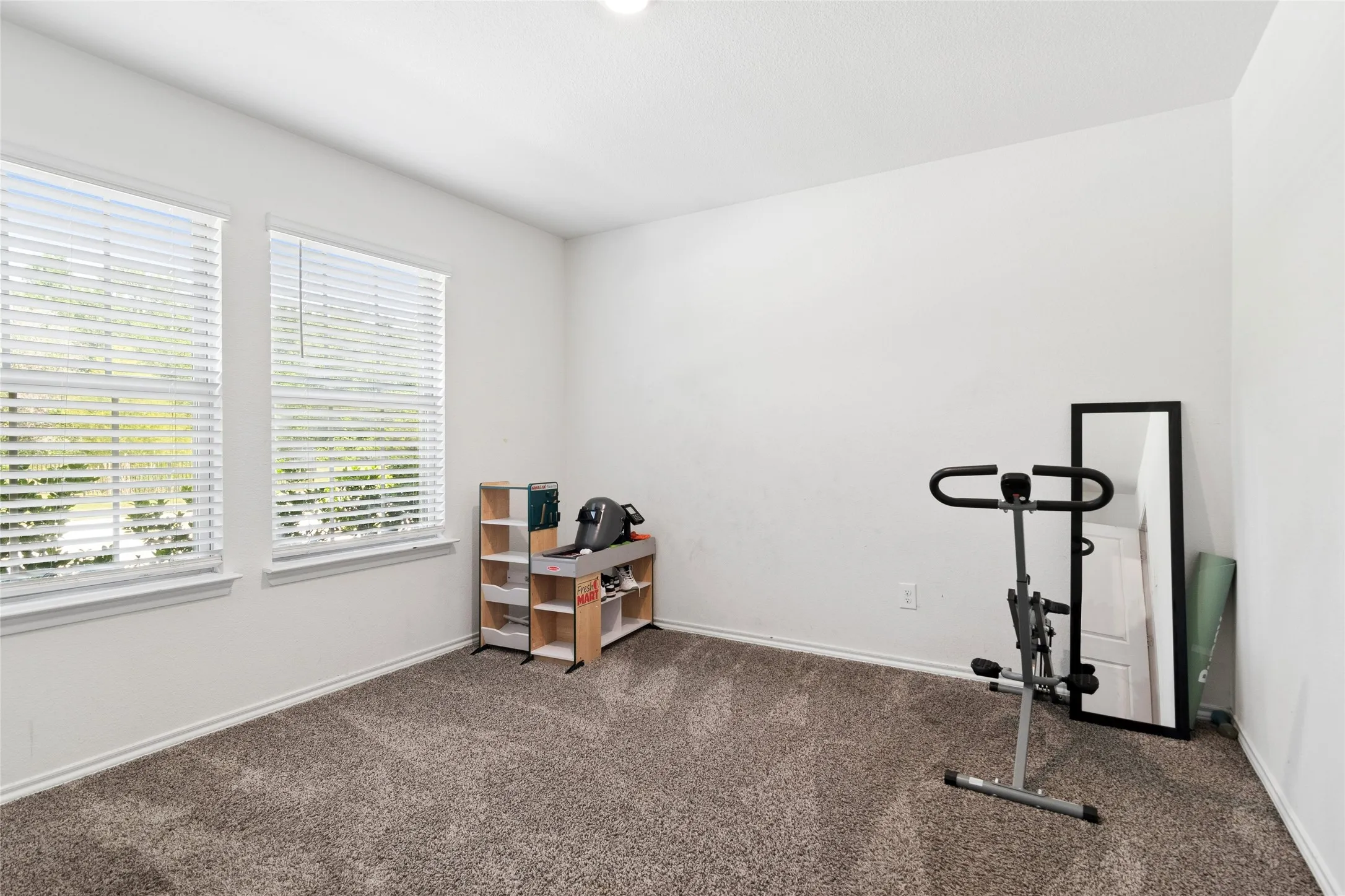 Single Family Residence For Sale in Kaufman County , 3140 Patton Lane, Mesquite, Texas 75126, 4 Bedroom, 2 Bathroom, 2 Garage spaces, 1,905 Sqft, built in 2021, mls#21268900, Real Estate Agent in Mesquite, Homes For Sale in Kaufman county, Homes For Sale in Mesquite, Realtor in Mesquite Texas, Real Estate Brokerage Independent Realty Texas, Luminita Cordes Realtor
