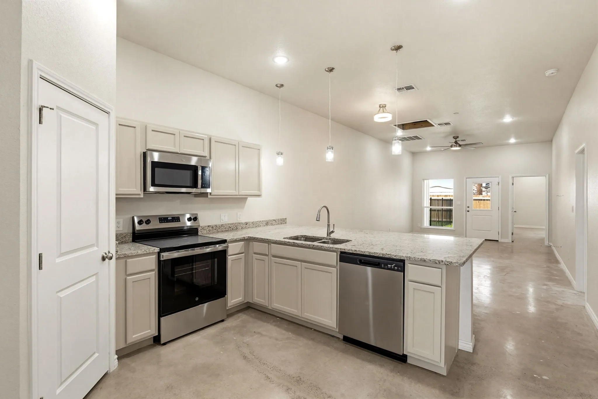 Townhouse For Sale in Coryell County , 406 W Avenue C C, Copperas Cove, Texas 76522, 3 Bedroom, 2 Bathroom, 1 Garage spaces, 1,391 Sqft, built in 2025, mls#21230131, Real Estate Agent in Copperas Cove, Homes For Sale in Coryell county, Homes For Sale in Copperas Cove, Realtor in Copperas Cove Texas, Real Estate Brokerage Independent Realty Texas, Luminita Cordes Realtor