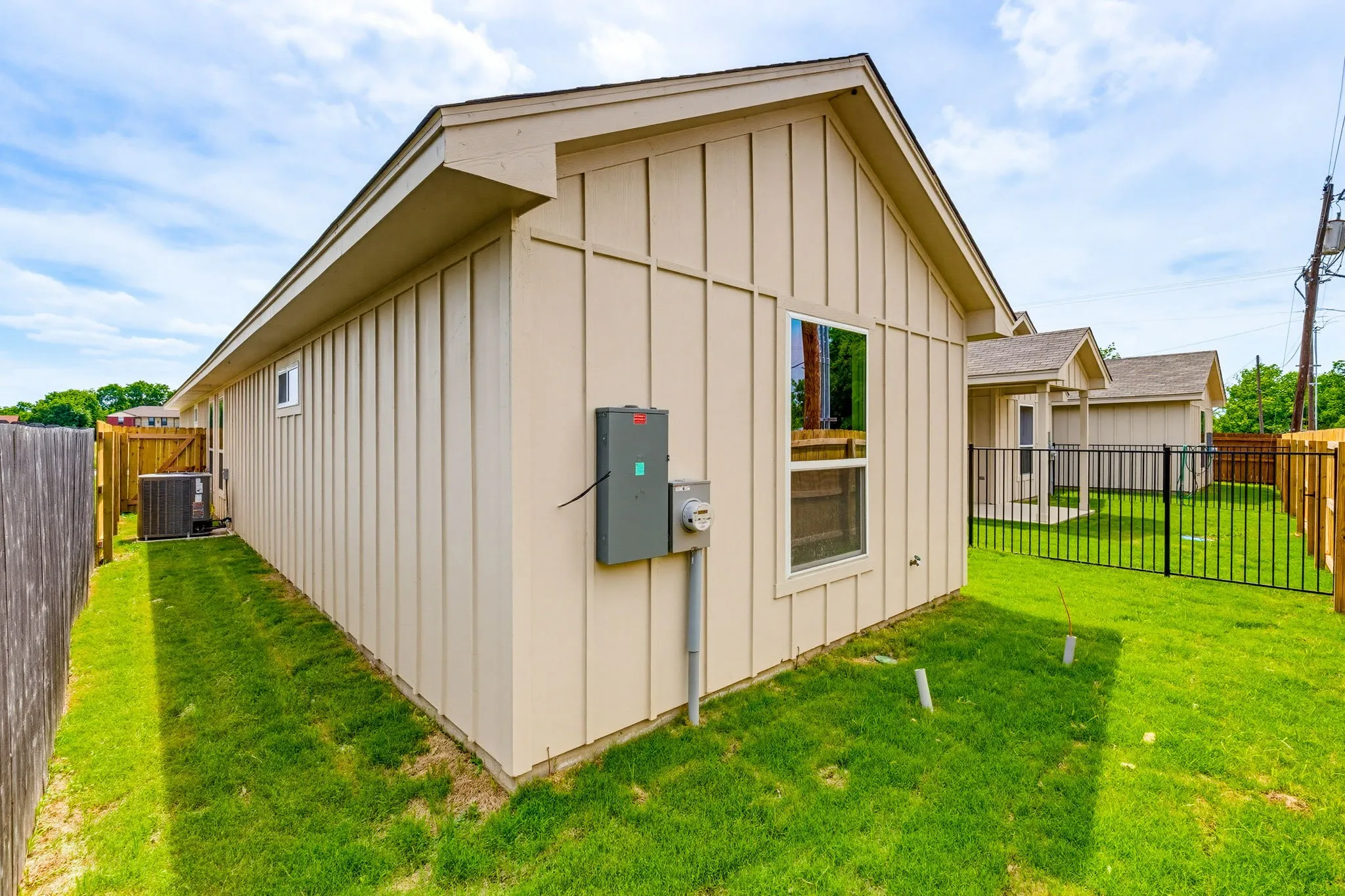 Townhouse For Sale in Coryell County , 406 W Avenue C C, Copperas Cove, Texas 76522, 3 Bedroom, 2 Bathroom, 1 Garage spaces, 1,391 Sqft, built in 2025, mls#21230131, Real Estate Agent in Copperas Cove, Homes For Sale in Coryell county, Homes For Sale in Copperas Cove, Realtor in Copperas Cove Texas, Real Estate Brokerage Independent Realty Texas, Luminita Cordes Realtor