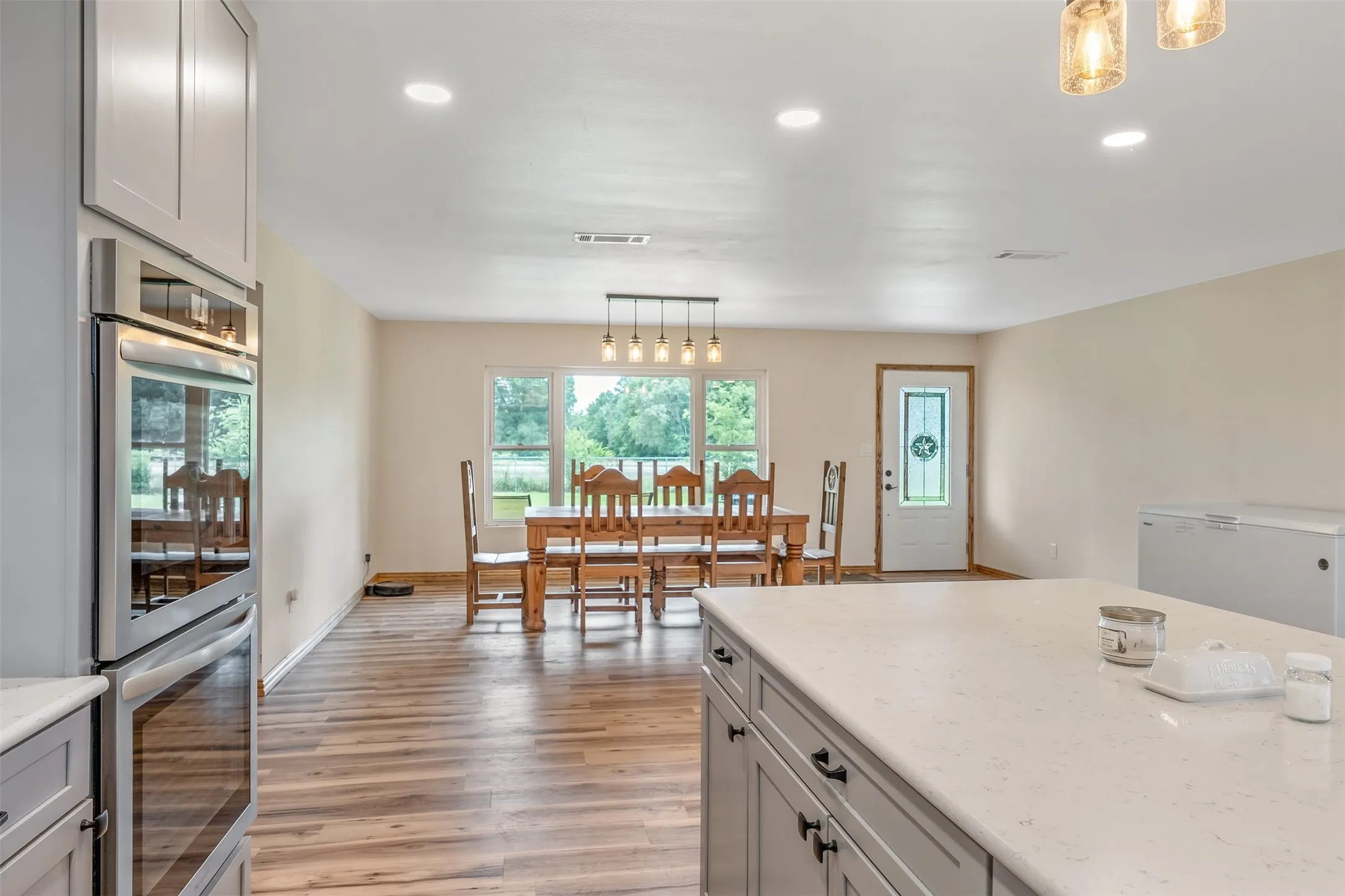 Farm For Sale in Wood County , 7037 E U.S. HWY 80, Hawkins, Texas 75765, 3 Bedroom, 2 Bathroom, Garage spaces, 2,135 Sqft, built in 1970, mls#21268907, Real Estate Agent in Hawkins, Homes For Sale in Wood county, Homes For Sale in Hawkins, Realtor in Hawkins Texas, Real Estate Brokerage Independent Realty Texas, Luminita Cordes Realtor