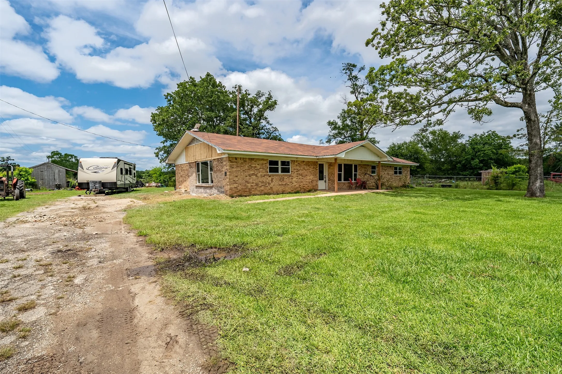 Farm For Sale in Wood County , 7037 E U.S. HWY 80, Hawkins, Texas 75765, 3 Bedroom, 2 Bathroom, Garage spaces, 2,135 Sqft, built in 1970, mls#21268907, Real Estate Agent in Hawkins, Homes For Sale in Wood county, Homes For Sale in Hawkins, Realtor in Hawkins Texas, Real Estate Brokerage Independent Realty Texas, Luminita Cordes Realtor