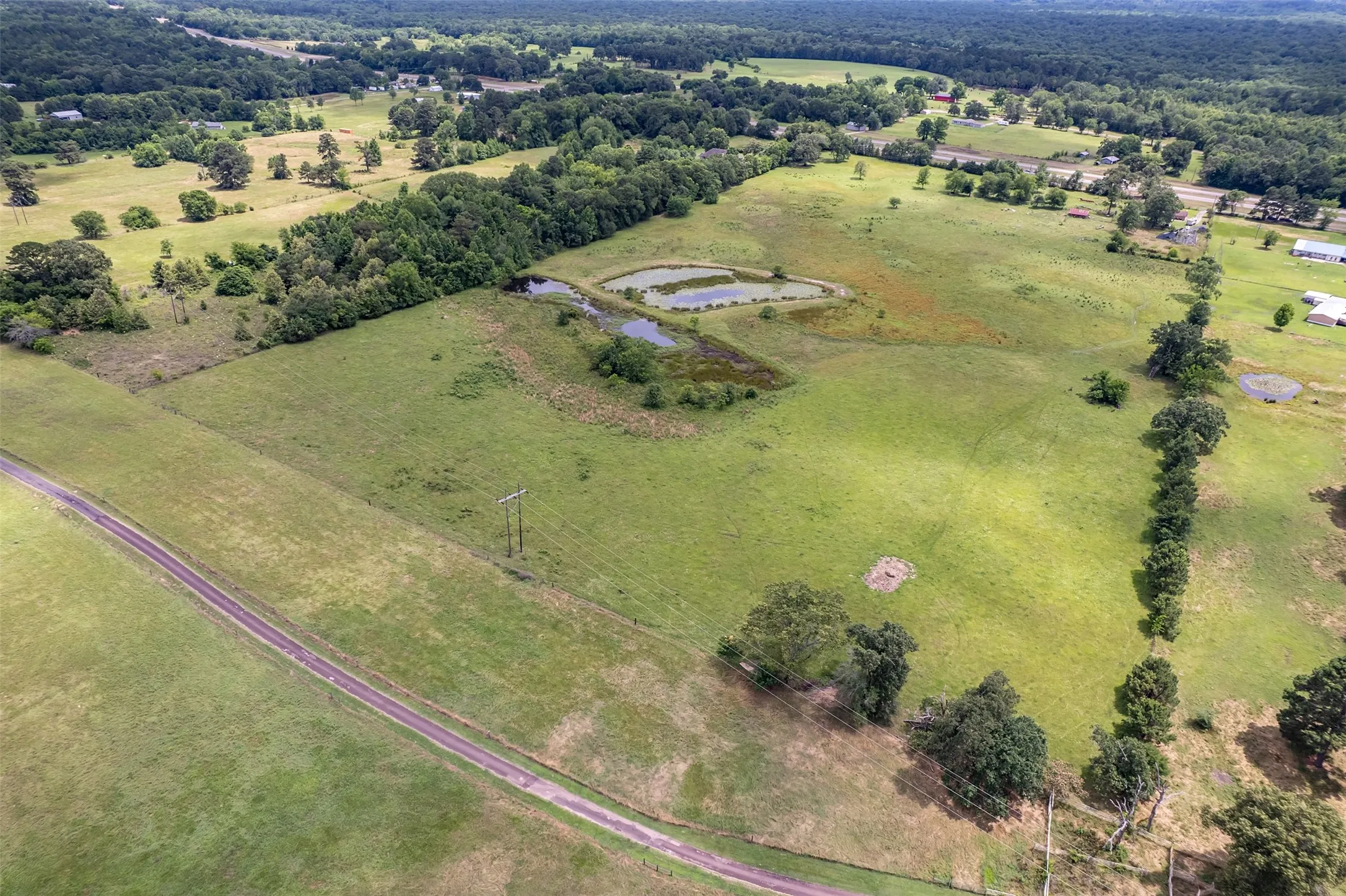 Farm For Sale in Wood County , 7037 E U.S. HWY 80, Hawkins, Texas 75765, 3 Bedroom, 2 Bathroom, Garage spaces, 2,135 Sqft, built in 1970, mls#21268907, Real Estate Agent in Hawkins, Homes For Sale in Wood county, Homes For Sale in Hawkins, Realtor in Hawkins Texas, Real Estate Brokerage Independent Realty Texas, Luminita Cordes Realtor