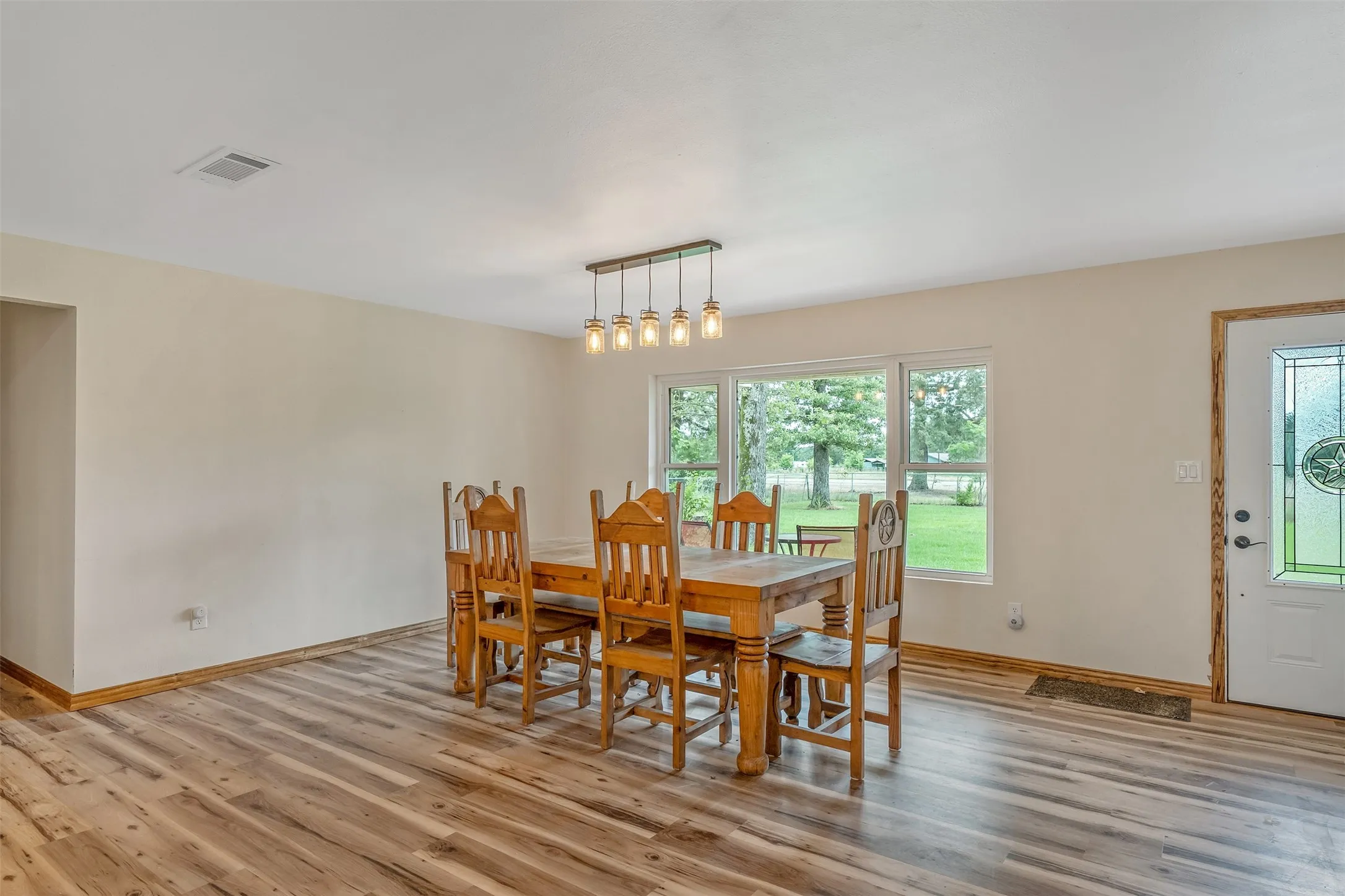 Farm For Sale in Wood County , 7037 E U.S. HWY 80, Hawkins, Texas 75765, 3 Bedroom, 2 Bathroom, Garage spaces, 2,135 Sqft, built in 1970, mls#21268907, Real Estate Agent in Hawkins, Homes For Sale in Wood county, Homes For Sale in Hawkins, Realtor in Hawkins Texas, Real Estate Brokerage Independent Realty Texas, Luminita Cordes Realtor