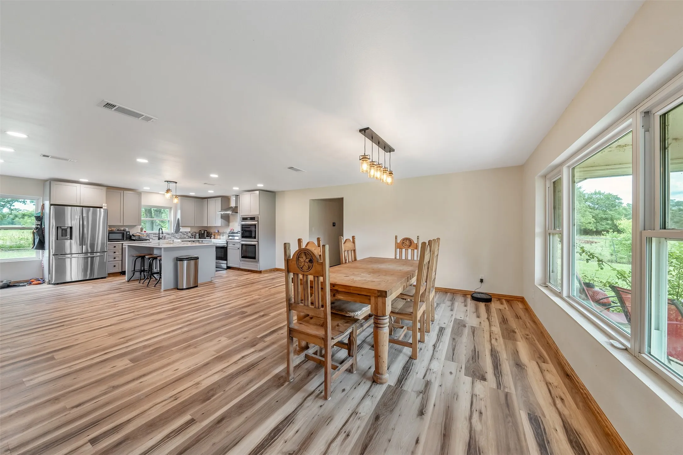Farm For Sale in Wood County , 7037 E U.S. HWY 80, Hawkins, Texas 75765, 3 Bedroom, 2 Bathroom, Garage spaces, 2,135 Sqft, built in 1970, mls#21268907, Real Estate Agent in Hawkins, Homes For Sale in Wood county, Homes For Sale in Hawkins, Realtor in Hawkins Texas, Real Estate Brokerage Independent Realty Texas, Luminita Cordes Realtor
