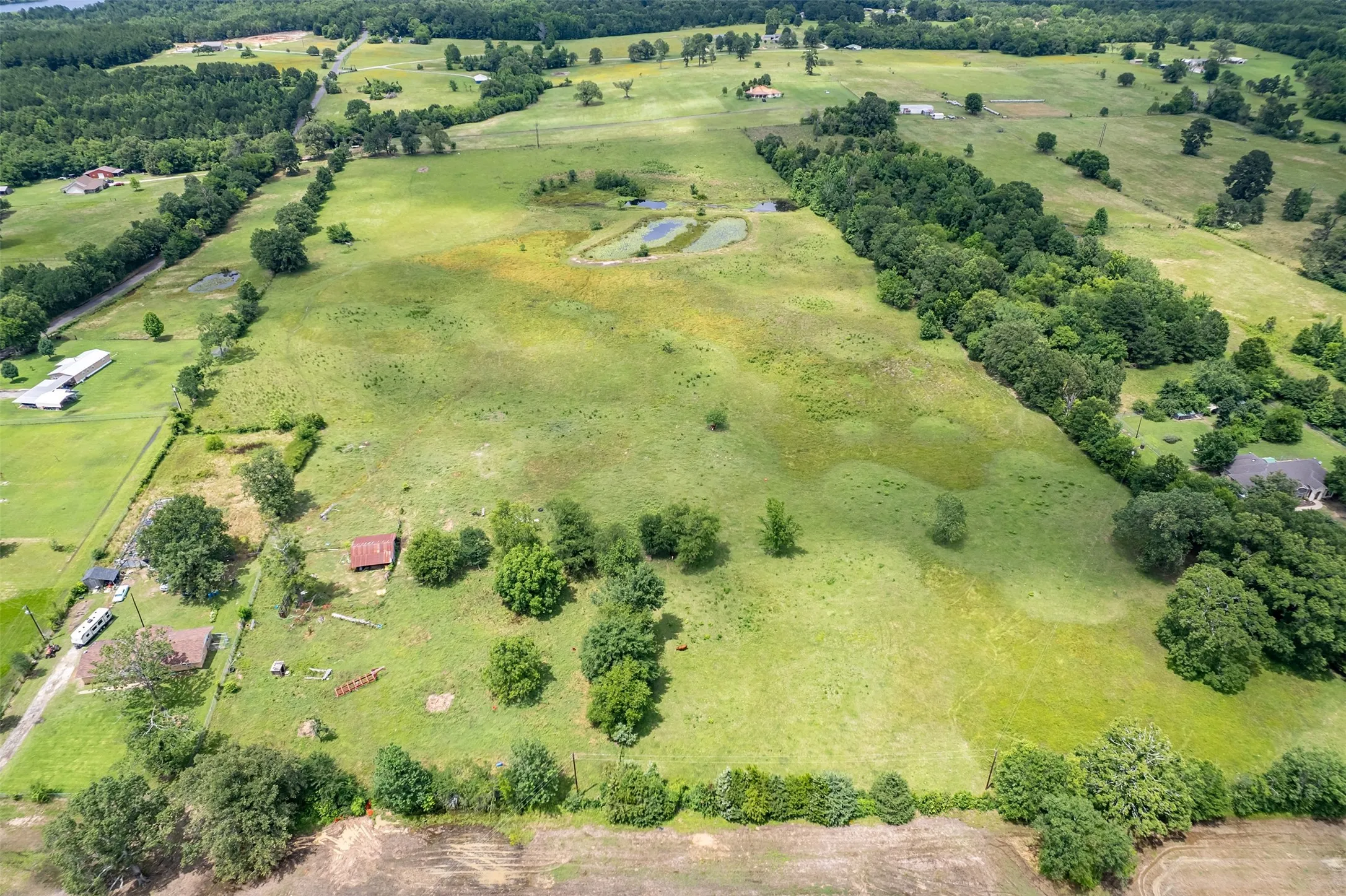 Farm For Sale in Wood County , 7037 E U.S. HWY 80, Hawkins, Texas 75765, 3 Bedroom, 2 Bathroom, Garage spaces, 2,135 Sqft, built in 1970, mls#21268907, Real Estate Agent in Hawkins, Homes For Sale in Wood county, Homes For Sale in Hawkins, Realtor in Hawkins Texas, Real Estate Brokerage Independent Realty Texas, Luminita Cordes Realtor