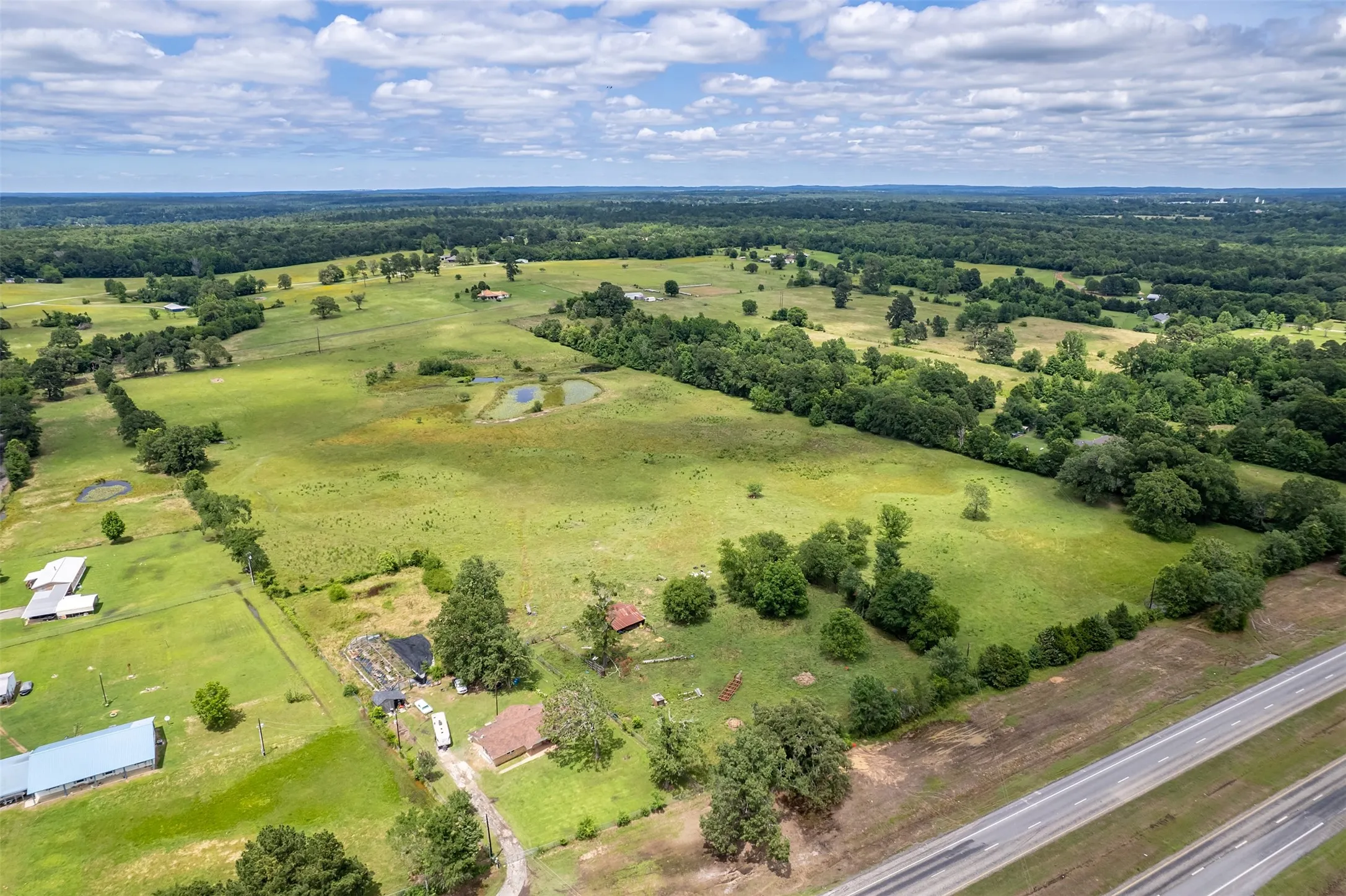 Farm For Sale in Wood County , 7037 E U.S. HWY 80, Hawkins, Texas 75765, 3 Bedroom, 2 Bathroom, Garage spaces, 2,135 Sqft, built in 1970, mls#21268907, Real Estate Agent in Hawkins, Homes For Sale in Wood county, Homes For Sale in Hawkins, Realtor in Hawkins Texas, Real Estate Brokerage Independent Realty Texas, Luminita Cordes Realtor