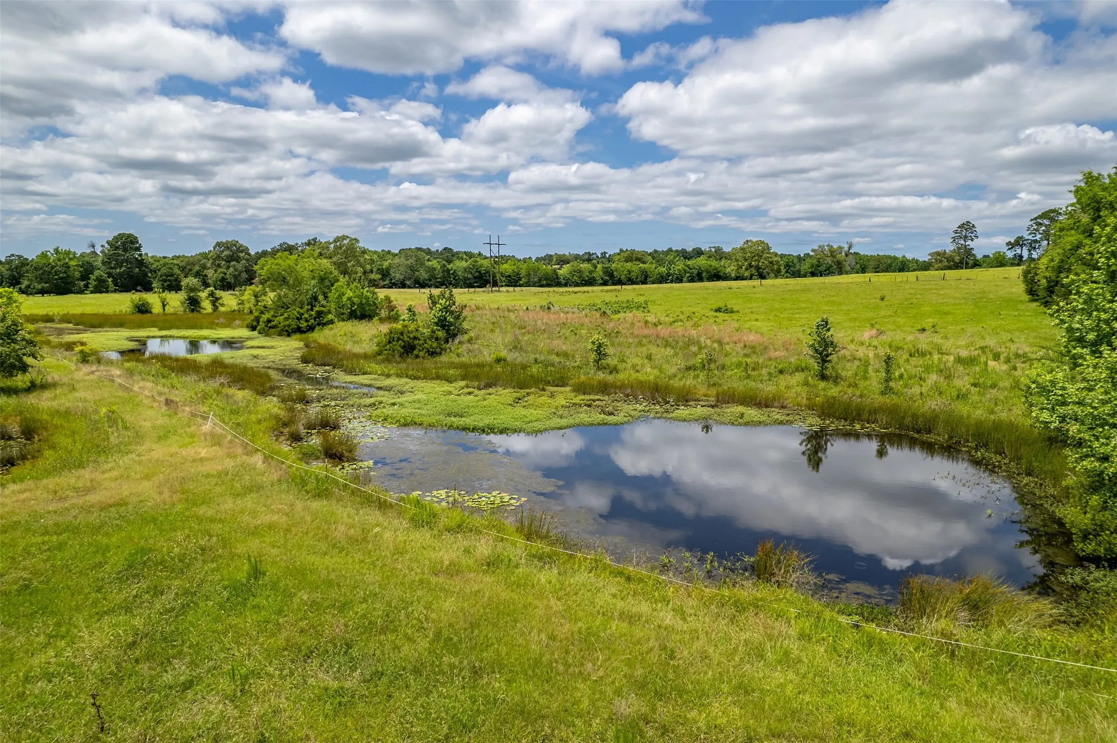 Farm For Sale in Wood County , 7037 E U.S. HWY 80, Hawkins, Texas 75765, 3 Bedroom, 2 Bathroom, Garage spaces, 2,135 Sqft, built in 1970, mls#21268907, Real Estate Agent in Hawkins, Homes For Sale in Wood county, Homes For Sale in Hawkins, Realtor in Hawkins Texas, Real Estate Brokerage Independent Realty Texas, Luminita Cordes Realtor