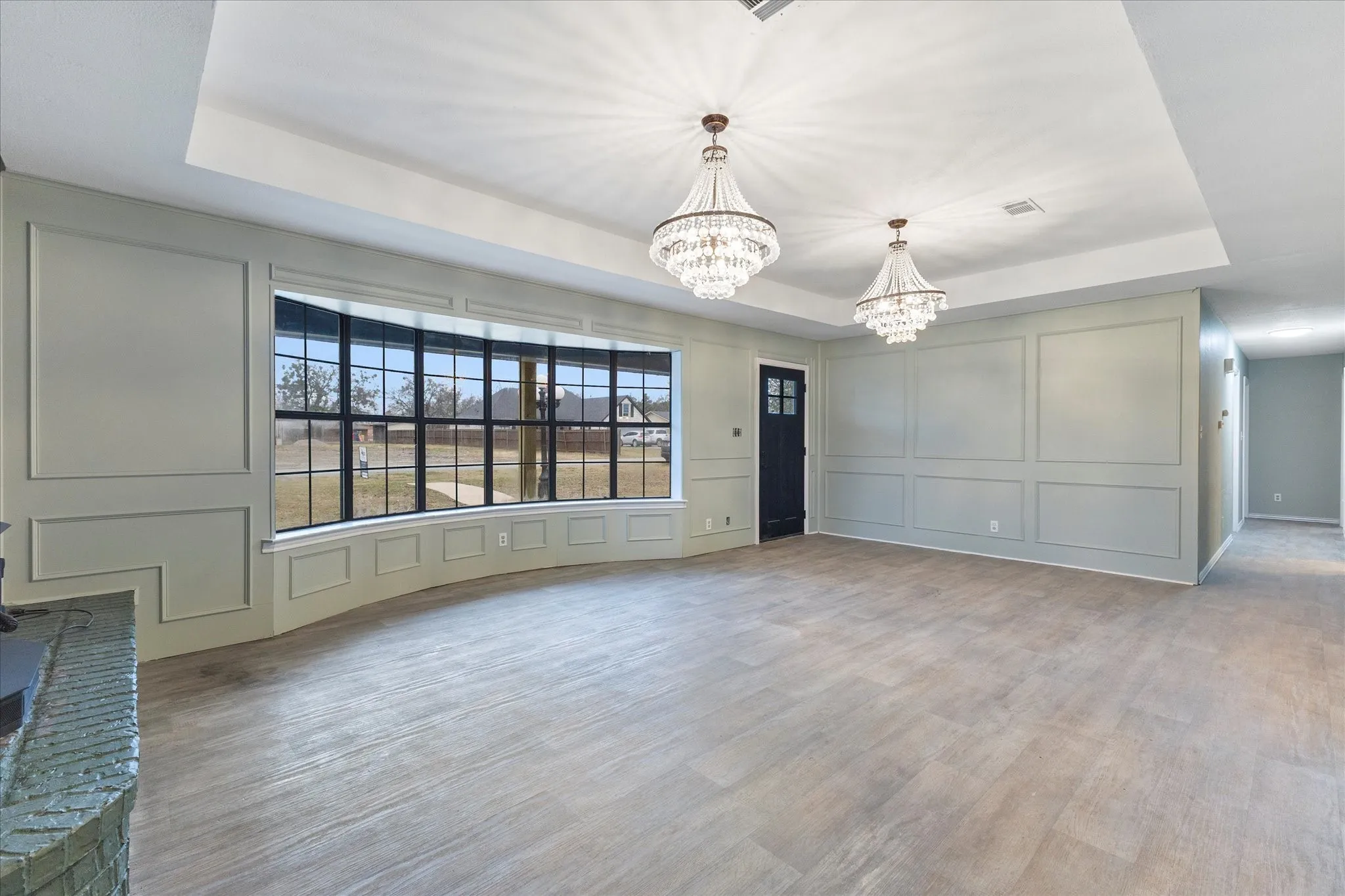 Single Family Residence For Sale in Fannin County , 312 E Cottonwood Street, Leonard, Texas 75452, 3 Bedroom, 2 Bathroom, 2 Garage spaces, 2,006 Sqft, built in 1987, mls#21268943, Real Estate Agent in Leonard, Homes For Sale in Fannin county, Homes For Sale in Leonard, Realtor in Leonard Texas, Real Estate Brokerage Independent Realty Texas, Luminita Cordes Realtor