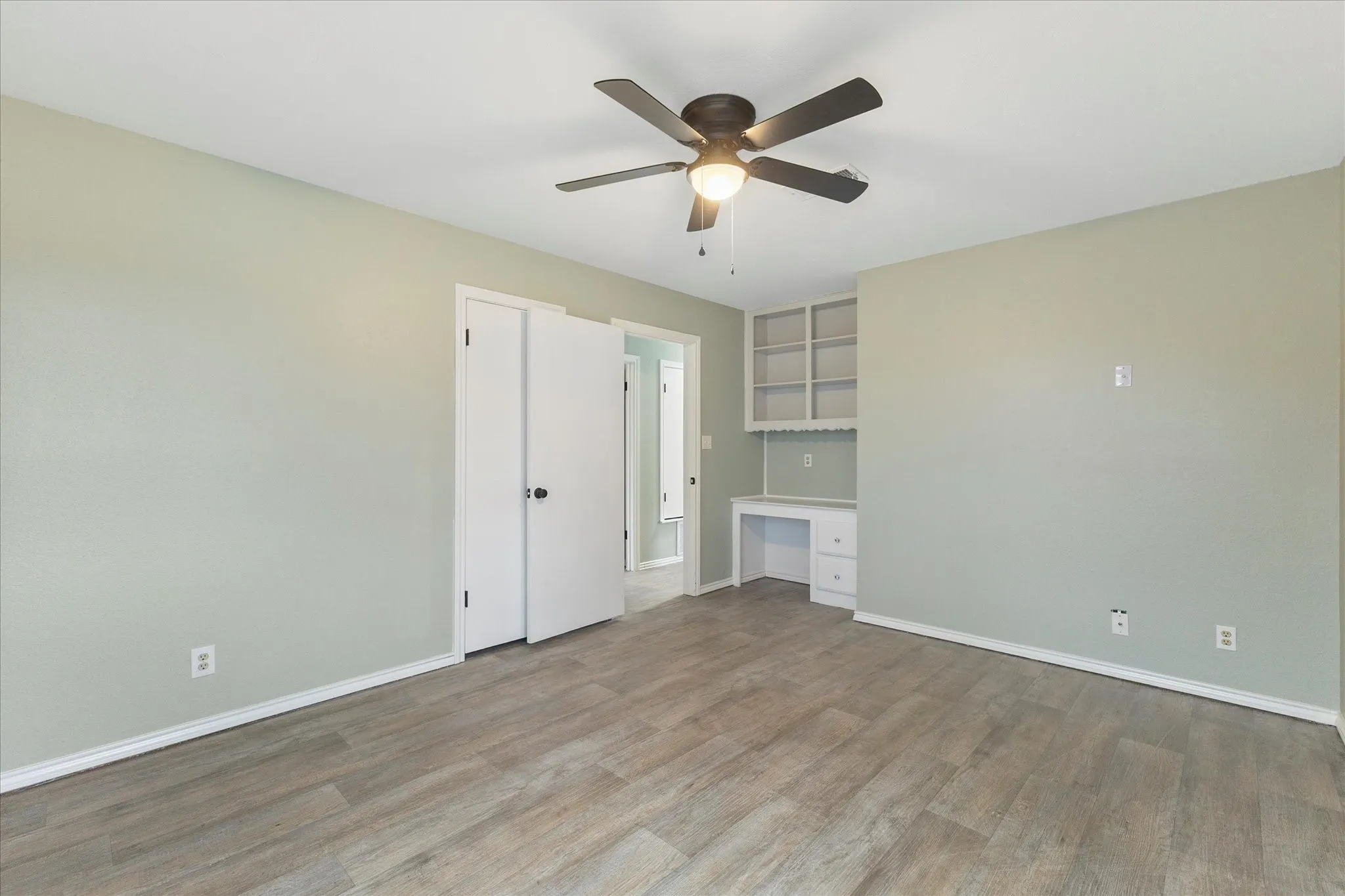 Single Family Residence For Sale in Fannin County , 312 E Cottonwood Street, Leonard, Texas 75452, 3 Bedroom, 2 Bathroom, 2 Garage spaces, 2,006 Sqft, built in 1987, mls#21268943, Real Estate Agent in Leonard, Homes For Sale in Fannin county, Homes For Sale in Leonard, Realtor in Leonard Texas, Real Estate Brokerage Independent Realty Texas, Luminita Cordes Realtor
