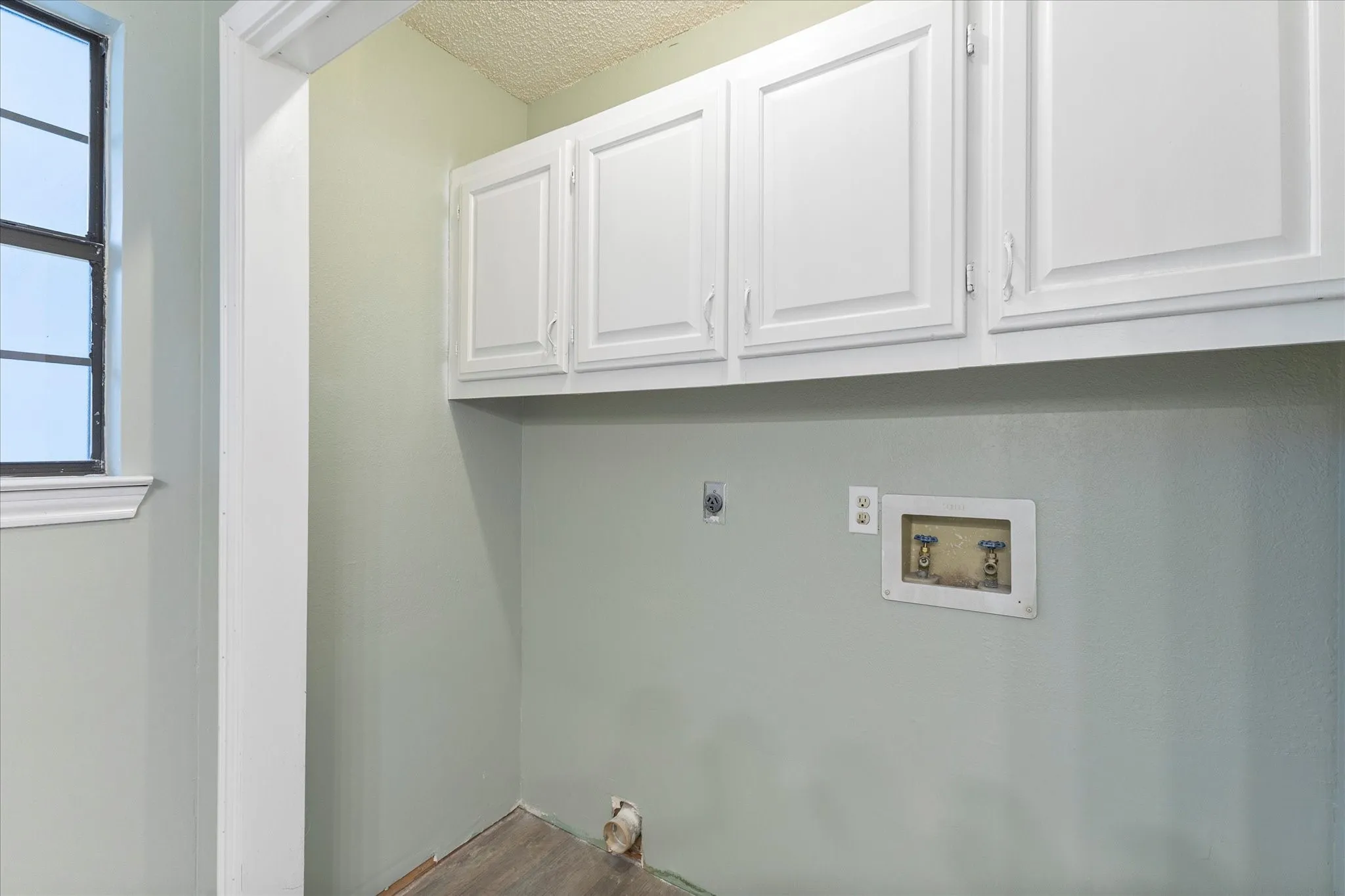Single Family Residence For Sale in Fannin County , 312 E Cottonwood Street, Leonard, Texas 75452, 3 Bedroom, 2 Bathroom, 2 Garage spaces, 2,006 Sqft, built in 1987, mls#21268943, Real Estate Agent in Leonard, Homes For Sale in Fannin county, Homes For Sale in Leonard, Realtor in Leonard Texas, Real Estate Brokerage Independent Realty Texas, Luminita Cordes Realtor