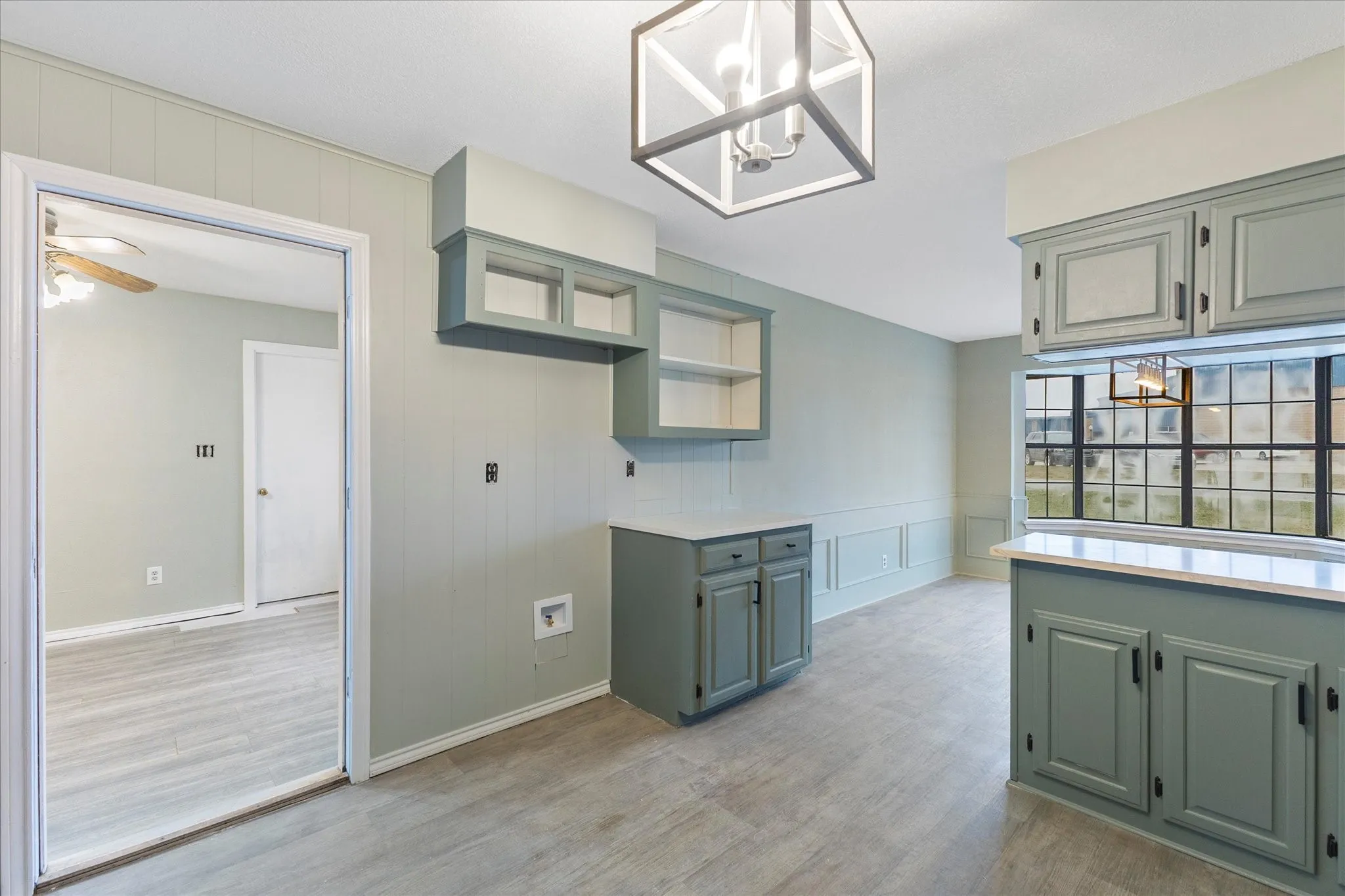 Single Family Residence For Sale in Fannin County , 312 E Cottonwood Street, Leonard, Texas 75452, 3 Bedroom, 2 Bathroom, 2 Garage spaces, 2,006 Sqft, built in 1987, mls#21268943, Real Estate Agent in Leonard, Homes For Sale in Fannin county, Homes For Sale in Leonard, Realtor in Leonard Texas, Real Estate Brokerage Independent Realty Texas, Luminita Cordes Realtor
