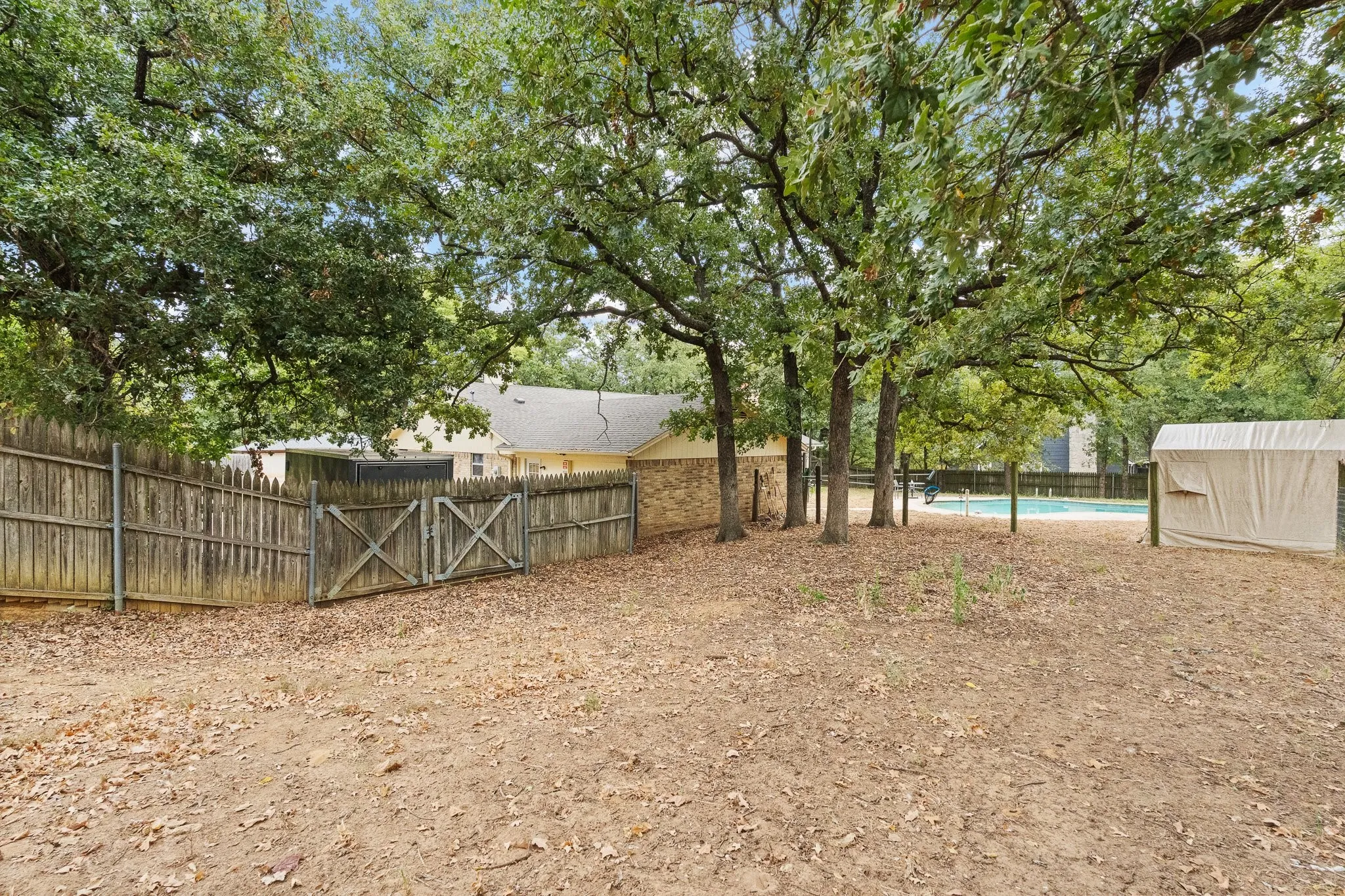 Single Family Residence For Sale in Johnson County , 2005 Meadow Drive, Crowley, Texas 76036, 3 Bedroom, 2 Bathroom, Garage spaces, 1,705 Sqft, built in 1973, mls#21251006, Real Estate Agent in Crowley, Homes For Sale in Johnson county, Homes For Sale in Crowley, Realtor in Crowley Texas, Real Estate Brokerage Independent Realty Texas, Luminita Cordes Realtor