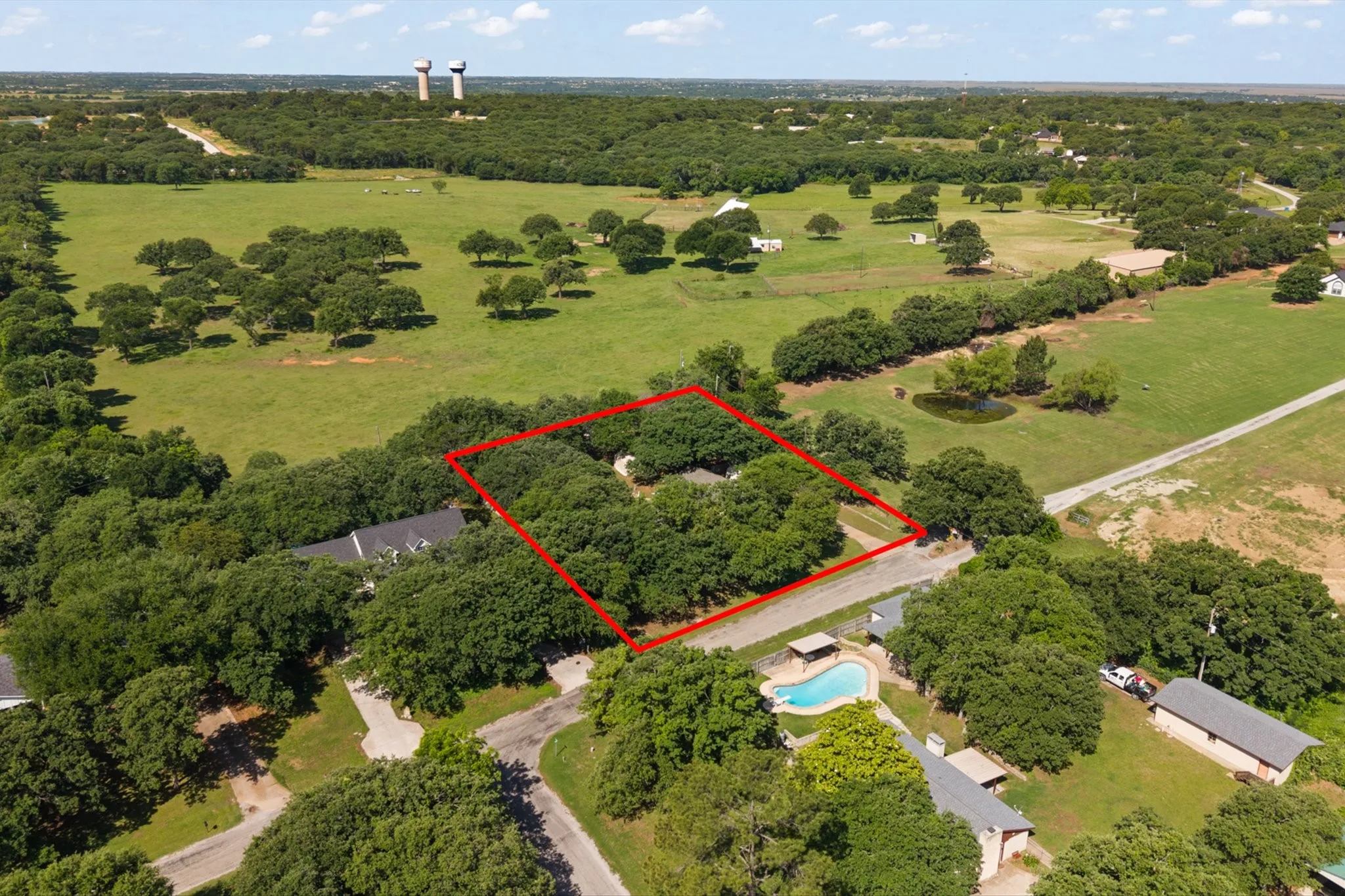 Single Family Residence For Sale in Johnson County , 2005 Meadow Drive, Crowley, Texas 76036, 3 Bedroom, 2 Bathroom, Garage spaces, 1,705 Sqft, built in 1973, mls#21251006, Real Estate Agent in Crowley, Homes For Sale in Johnson county, Homes For Sale in Crowley, Realtor in Crowley Texas, Real Estate Brokerage Independent Realty Texas, Luminita Cordes Realtor