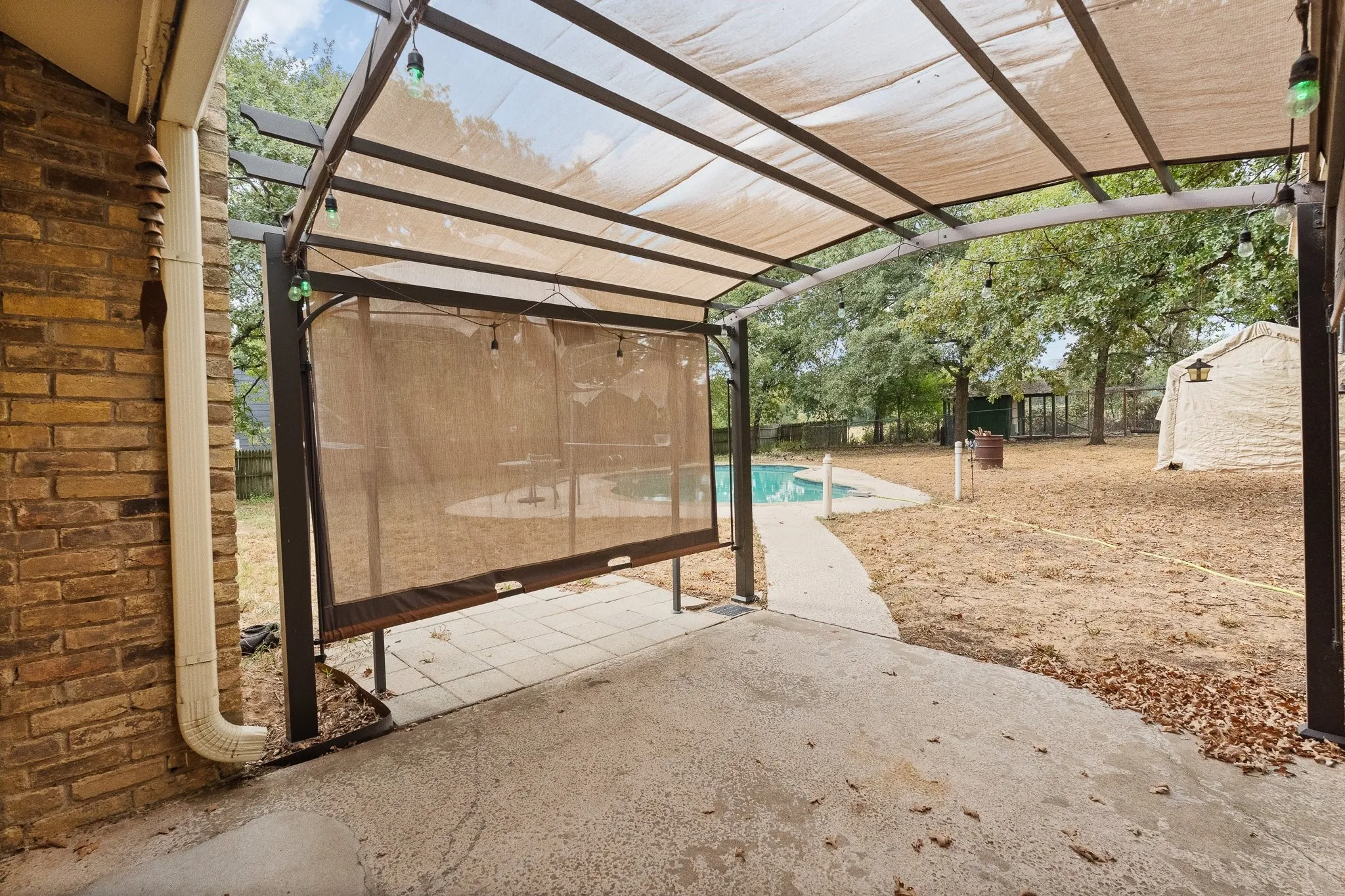 Single Family Residence For Sale in Johnson County , 2005 Meadow Drive, Crowley, Texas 76036, 3 Bedroom, 2 Bathroom, Garage spaces, 1,705 Sqft, built in 1973, mls#21251006, Real Estate Agent in Crowley, Homes For Sale in Johnson county, Homes For Sale in Crowley, Realtor in Crowley Texas, Real Estate Brokerage Independent Realty Texas, Luminita Cordes Realtor
