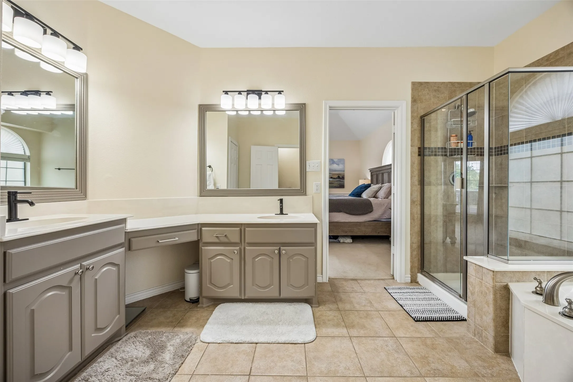 Single Family Residence For Sale in Tarrant County , 6133 Sunrise Lake Drive, Fort Worth, Texas 76179, 4 Bedroom, 4 Bathroom, 2 Garage spaces, 3,584 Sqft, built in 2008, mls#21267759, Real Estate Agent in Fort Worth, Homes For Sale in Tarrant county, Homes For Sale in Fort Worth, Realtor in Fort Worth Texas, Real Estate Brokerage Independent Realty Texas, Luminita Cordes Realtor