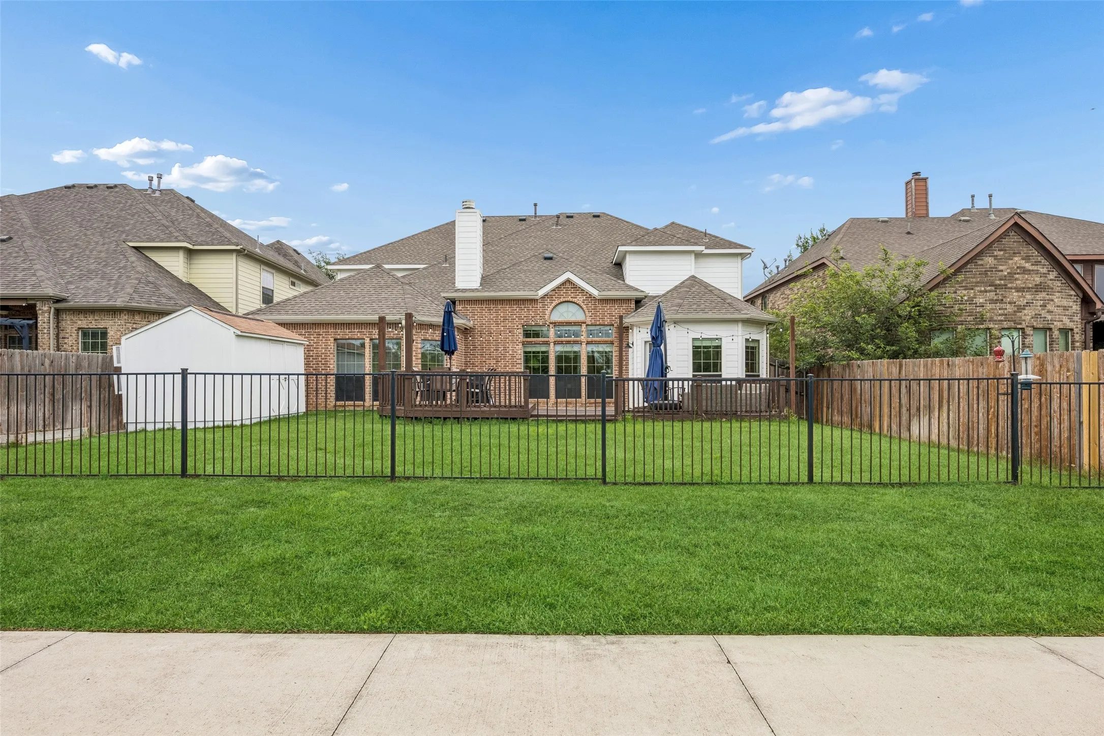 Single Family Residence For Sale in Tarrant County , 6133 Sunrise Lake Drive, Fort Worth, Texas 76179, 4 Bedroom, 4 Bathroom, 2 Garage spaces, 3,584 Sqft, built in 2008, mls#21267759, Real Estate Agent in Fort Worth, Homes For Sale in Tarrant county, Homes For Sale in Fort Worth, Realtor in Fort Worth Texas, Real Estate Brokerage Independent Realty Texas, Luminita Cordes Realtor