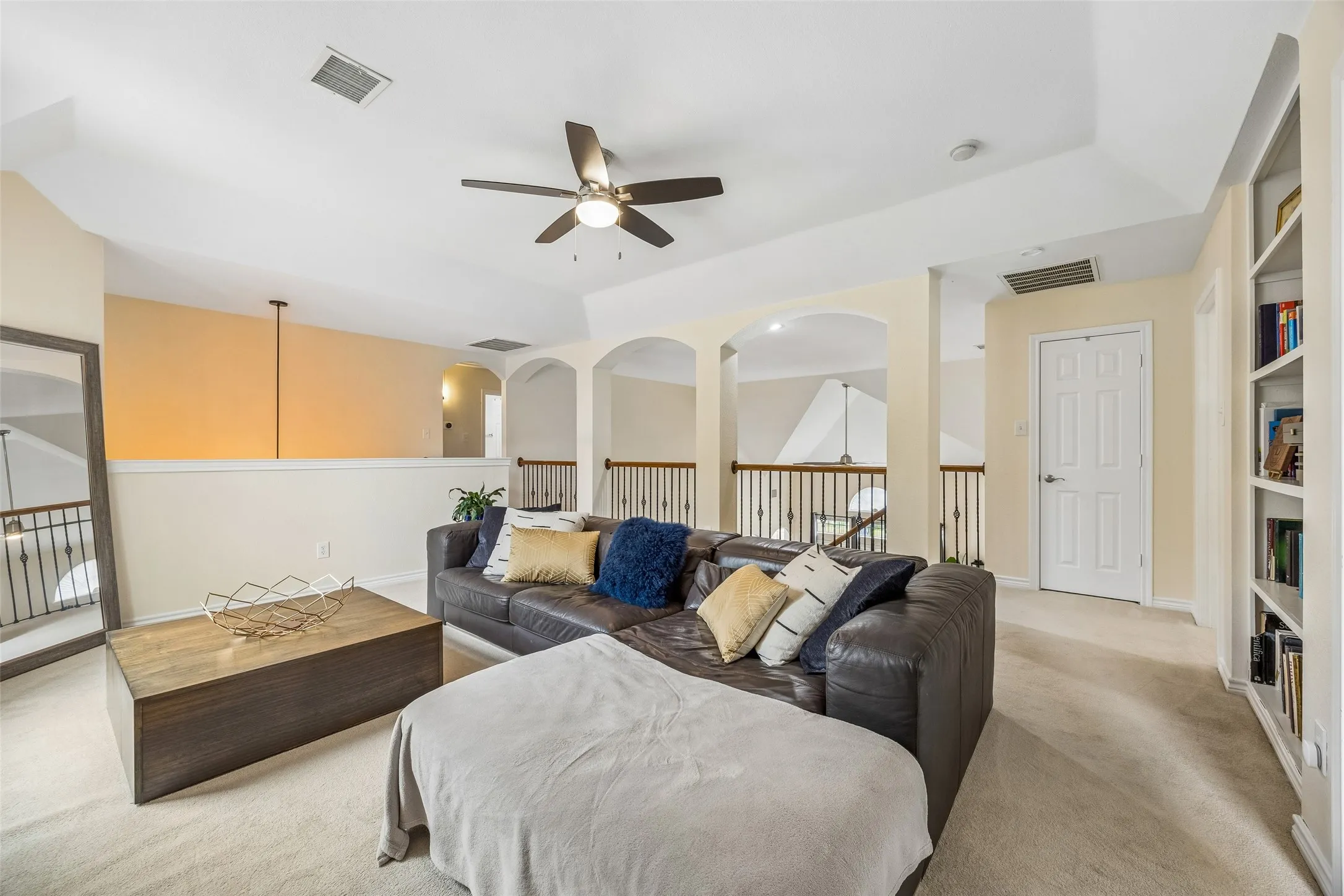 Single Family Residence For Sale in Tarrant County , 6133 Sunrise Lake Drive, Fort Worth, Texas 76179, 4 Bedroom, 4 Bathroom, 2 Garage spaces, 3,584 Sqft, built in 2008, mls#21267759, Real Estate Agent in Fort Worth, Homes For Sale in Tarrant county, Homes For Sale in Fort Worth, Realtor in Fort Worth Texas, Real Estate Brokerage Independent Realty Texas, Luminita Cordes Realtor