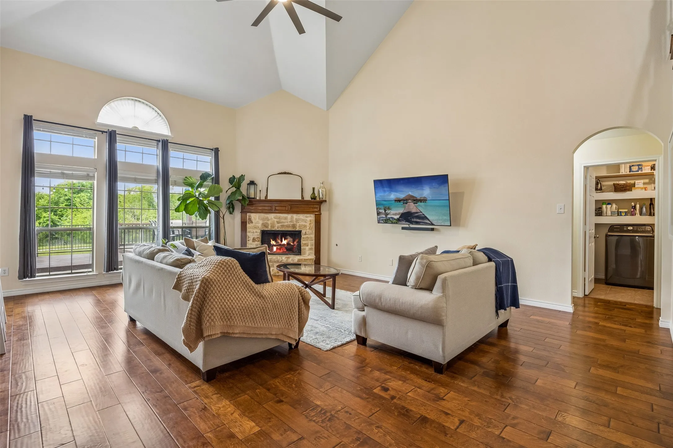 Single Family Residence For Sale in Tarrant County , 6133 Sunrise Lake Drive, Fort Worth, Texas 76179, 4 Bedroom, 4 Bathroom, 2 Garage spaces, 3,584 Sqft, built in 2008, mls#21267759, Real Estate Agent in Fort Worth, Homes For Sale in Tarrant county, Homes For Sale in Fort Worth, Realtor in Fort Worth Texas, Real Estate Brokerage Independent Realty Texas, Luminita Cordes Realtor