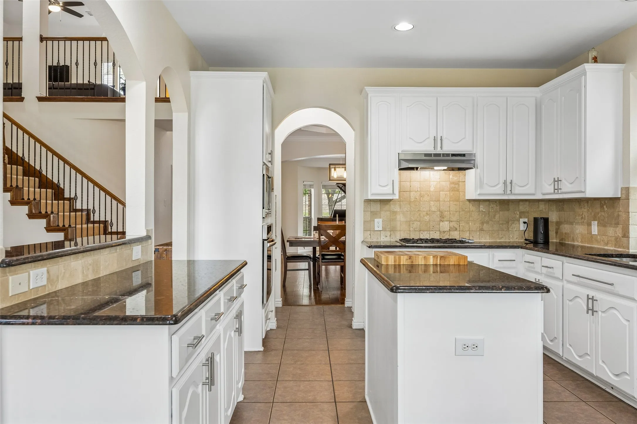 Single Family Residence For Sale in Tarrant County , 6133 Sunrise Lake Drive, Fort Worth, Texas 76179, 4 Bedroom, 4 Bathroom, 2 Garage spaces, 3,584 Sqft, built in 2008, mls#21267759, Real Estate Agent in Fort Worth, Homes For Sale in Tarrant county, Homes For Sale in Fort Worth, Realtor in Fort Worth Texas, Real Estate Brokerage Independent Realty Texas, Luminita Cordes Realtor