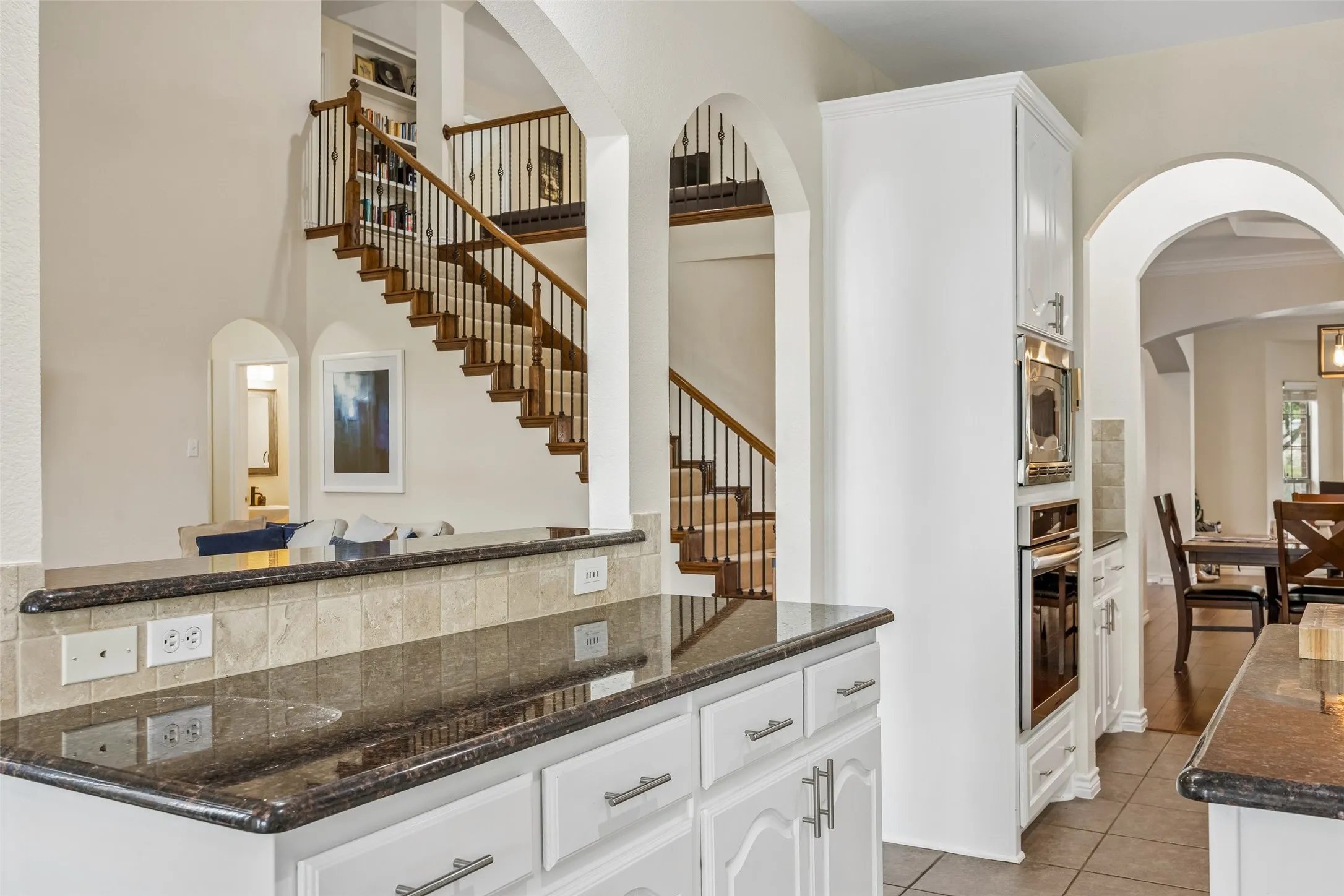 Single Family Residence For Sale in Tarrant County , 6133 Sunrise Lake Drive, Fort Worth, Texas 76179, 4 Bedroom, 4 Bathroom, 2 Garage spaces, 3,584 Sqft, built in 2008, mls#21267759, Real Estate Agent in Fort Worth, Homes For Sale in Tarrant county, Homes For Sale in Fort Worth, Realtor in Fort Worth Texas, Real Estate Brokerage Independent Realty Texas, Luminita Cordes Realtor