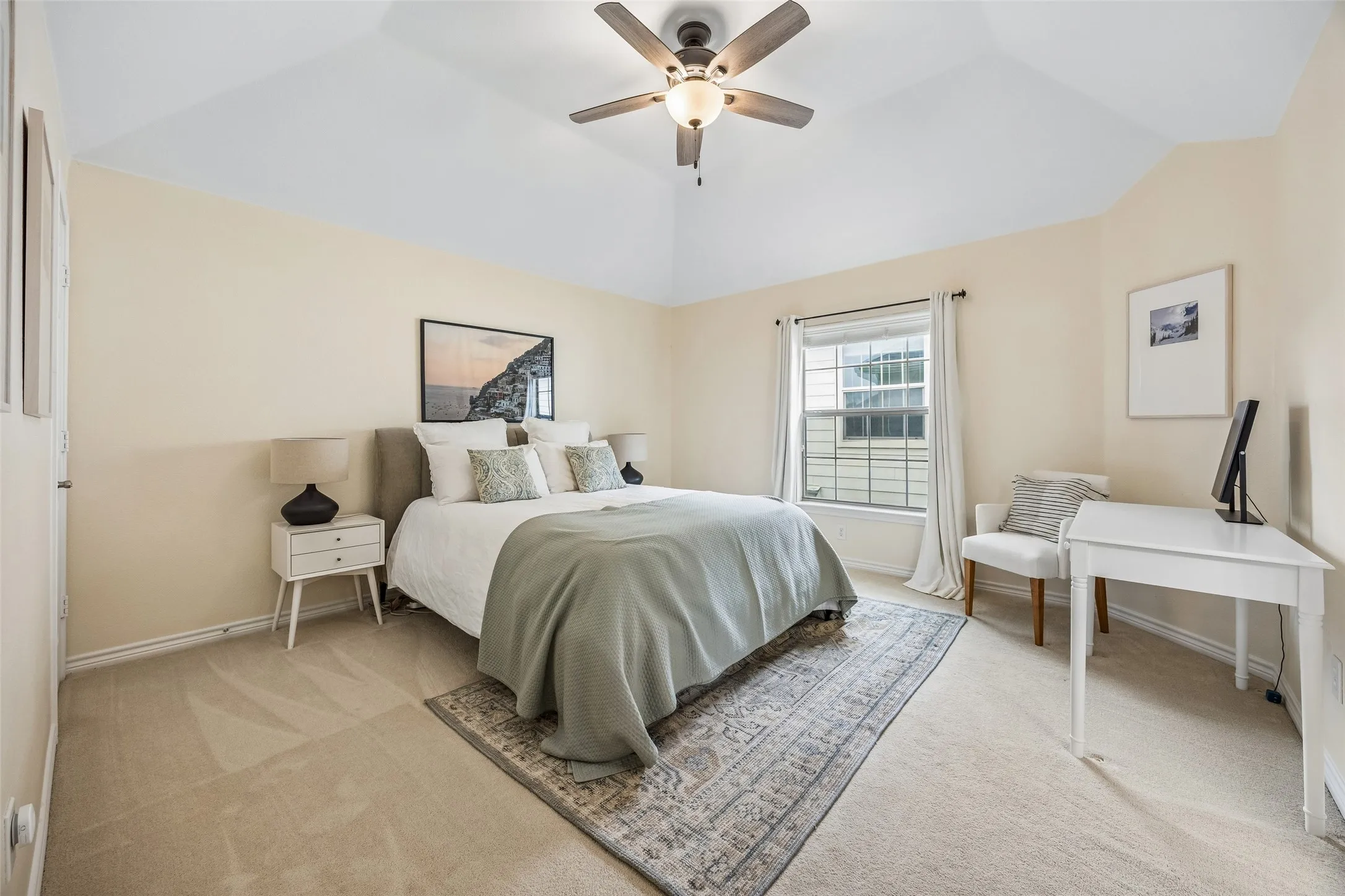 Single Family Residence For Sale in Tarrant County , 6133 Sunrise Lake Drive, Fort Worth, Texas 76179, 4 Bedroom, 4 Bathroom, 2 Garage spaces, 3,584 Sqft, built in 2008, mls#21267759, Real Estate Agent in Fort Worth, Homes For Sale in Tarrant county, Homes For Sale in Fort Worth, Realtor in Fort Worth Texas, Real Estate Brokerage Independent Realty Texas, Luminita Cordes Realtor