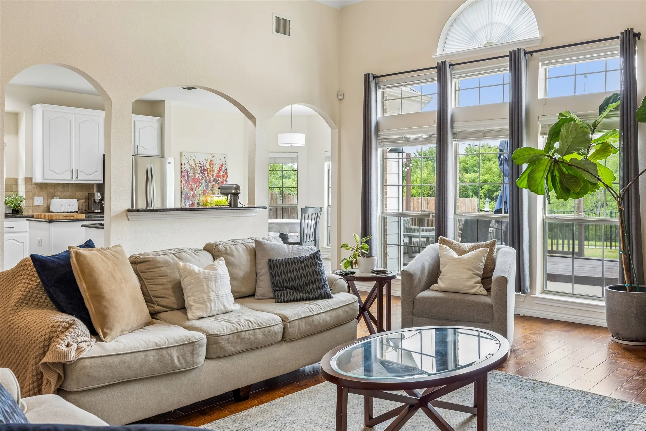 Single Family Residence For Sale in Tarrant County , 6133 Sunrise Lake Drive, Fort Worth, Texas 76179, 4 Bedroom, 4 Bathroom, 2 Garage spaces, 3,584 Sqft, built in 2008, mls#21267759, Real Estate Agent in Fort Worth, Homes For Sale in Tarrant county, Homes For Sale in Fort Worth, Realtor in Fort Worth Texas, Real Estate Brokerage Independent Realty Texas, Luminita Cordes Realtor