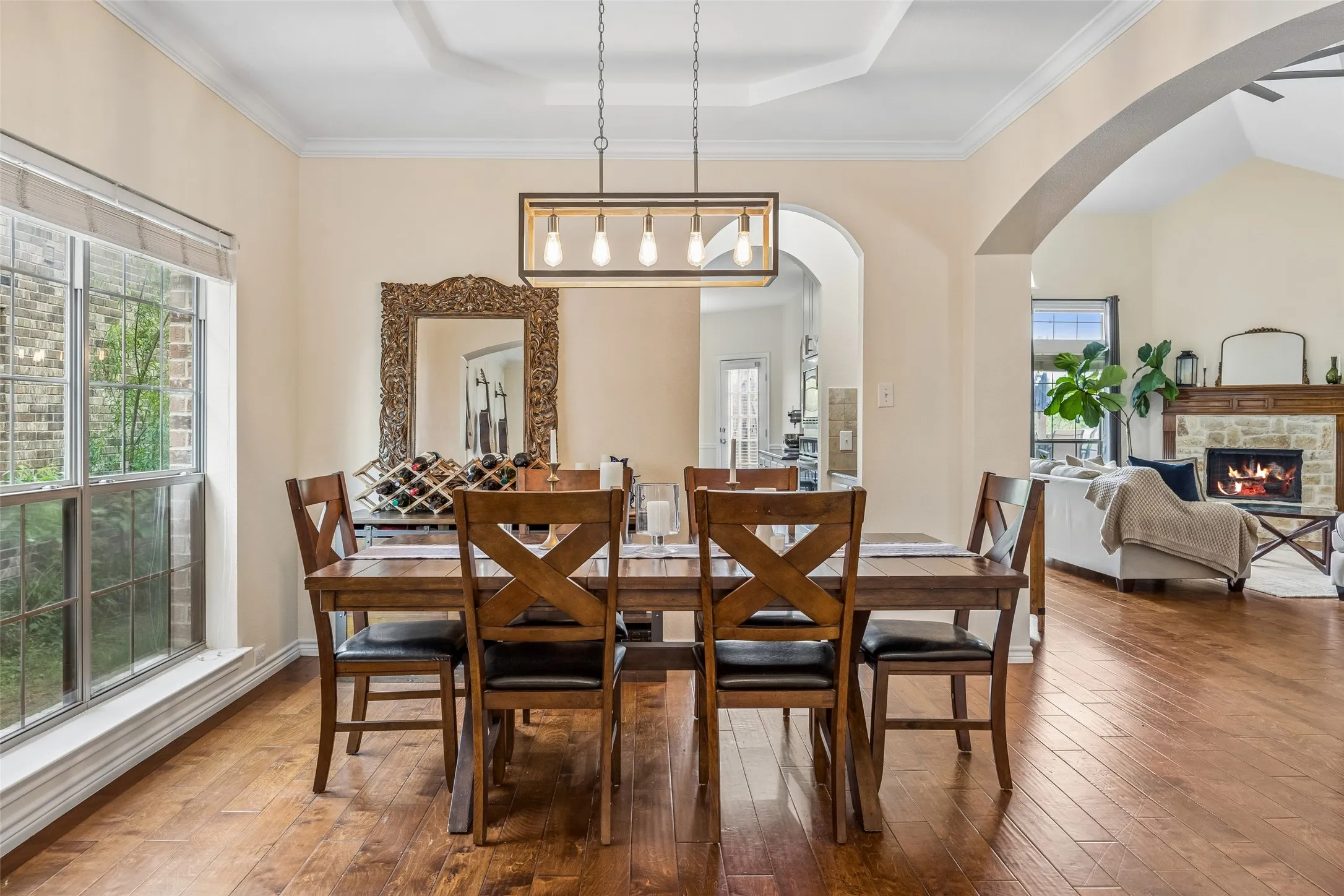 Single Family Residence For Sale in Tarrant County , 6133 Sunrise Lake Drive, Fort Worth, Texas 76179, 4 Bedroom, 4 Bathroom, 2 Garage spaces, 3,584 Sqft, built in 2008, mls#21267759, Real Estate Agent in Fort Worth, Homes For Sale in Tarrant county, Homes For Sale in Fort Worth, Realtor in Fort Worth Texas, Real Estate Brokerage Independent Realty Texas, Luminita Cordes Realtor