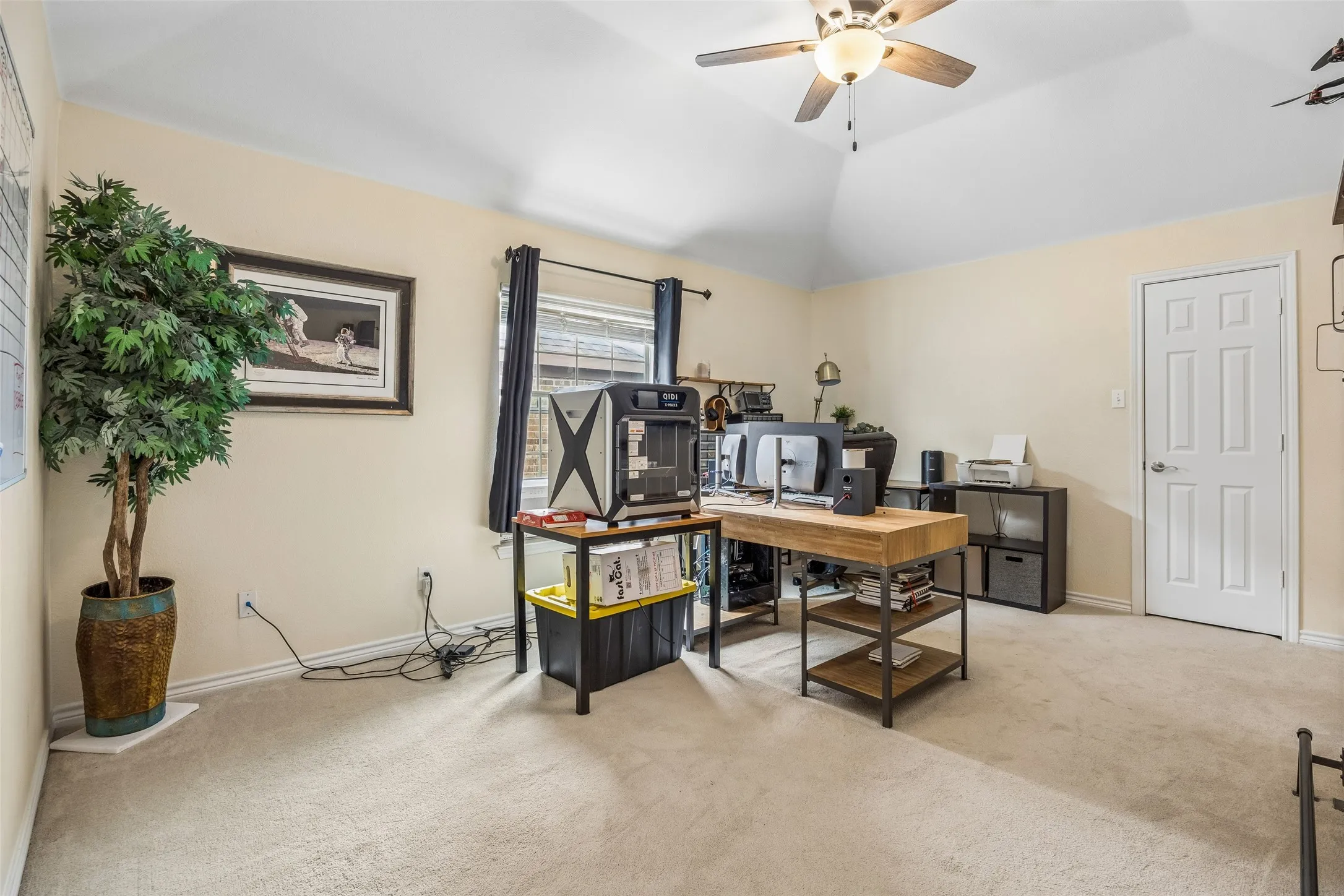Single Family Residence For Sale in Tarrant County , 6133 Sunrise Lake Drive, Fort Worth, Texas 76179, 4 Bedroom, 4 Bathroom, 2 Garage spaces, 3,584 Sqft, built in 2008, mls#21267759, Real Estate Agent in Fort Worth, Homes For Sale in Tarrant county, Homes For Sale in Fort Worth, Realtor in Fort Worth Texas, Real Estate Brokerage Independent Realty Texas, Luminita Cordes Realtor
