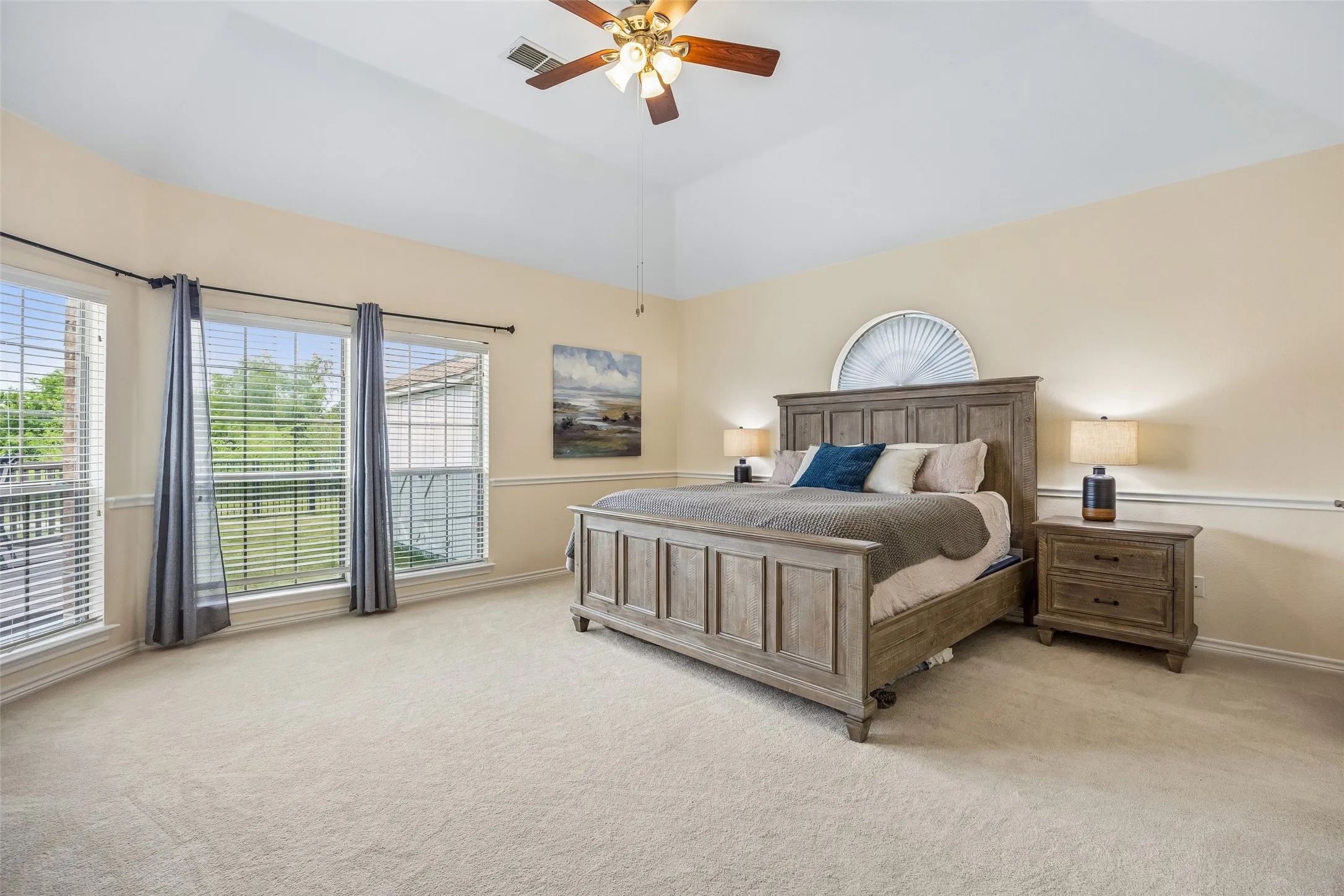 Single Family Residence For Sale in Tarrant County , 6133 Sunrise Lake Drive, Fort Worth, Texas 76179, 4 Bedroom, 4 Bathroom, 2 Garage spaces, 3,584 Sqft, built in 2008, mls#21267759, Real Estate Agent in Fort Worth, Homes For Sale in Tarrant county, Homes For Sale in Fort Worth, Realtor in Fort Worth Texas, Real Estate Brokerage Independent Realty Texas, Luminita Cordes Realtor