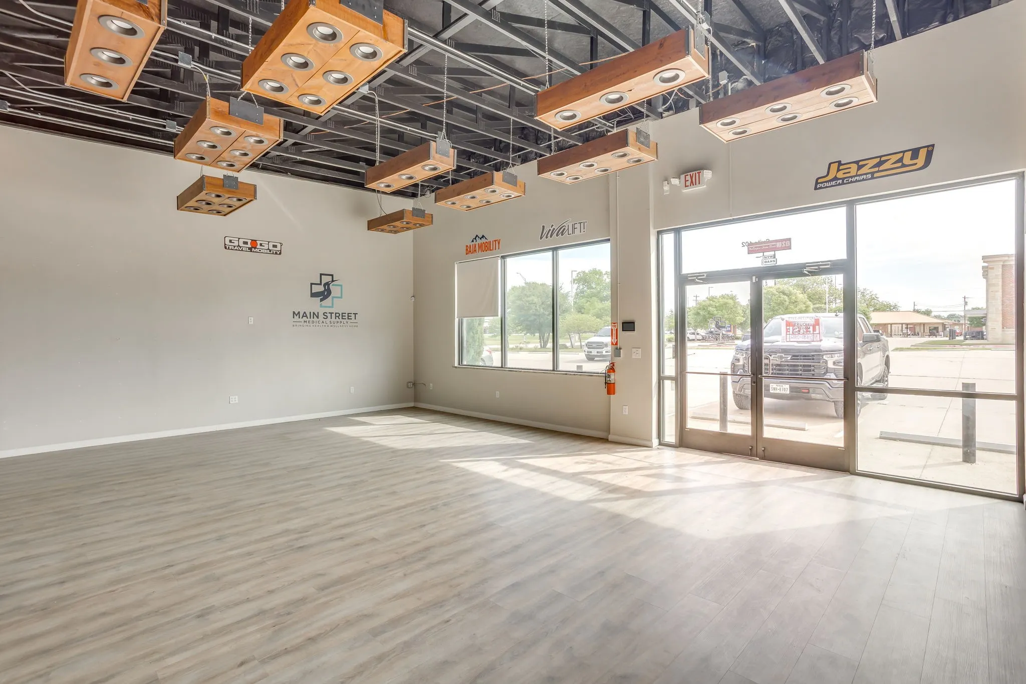 Business For Sale in Hood County , 1333 N Plaza Drive, Granbury, Texas 76048, 0, 0, Garage spaces, 0 Sqft, built in 1981, Price $1,800,000, mls#21250796, Real Estate Agent in Granbury, Homes For Sale in Hood county, Homes For Sale in Granbury, Realtor in Granbury Texas, Real Estate Brokerage Independent Realty Texas, Luminita Cordes Realtor