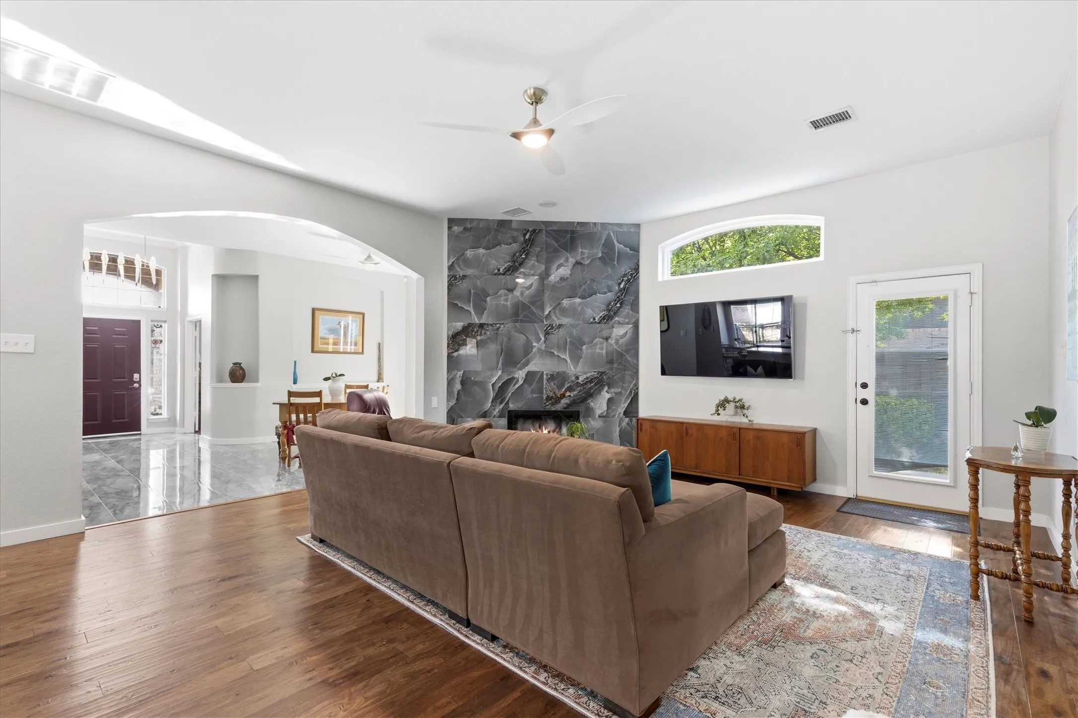 Single Family Residence For Sale in Collin County , 5124 Forest Lawn Drive, Mc Kinney, Texas 75071, 3 Bedroom, 2 Bathroom, 2 Garage spaces, 2,232 Sqft, built in 1998, mls#21267546, Real Estate Agent in Mc Kinney, Homes For Sale in Collin county, Homes For Sale in Mc Kinney, Realtor in Mc Kinney Texas, Real Estate Brokerage Independent Realty Texas, Luminita Cordes Realtor