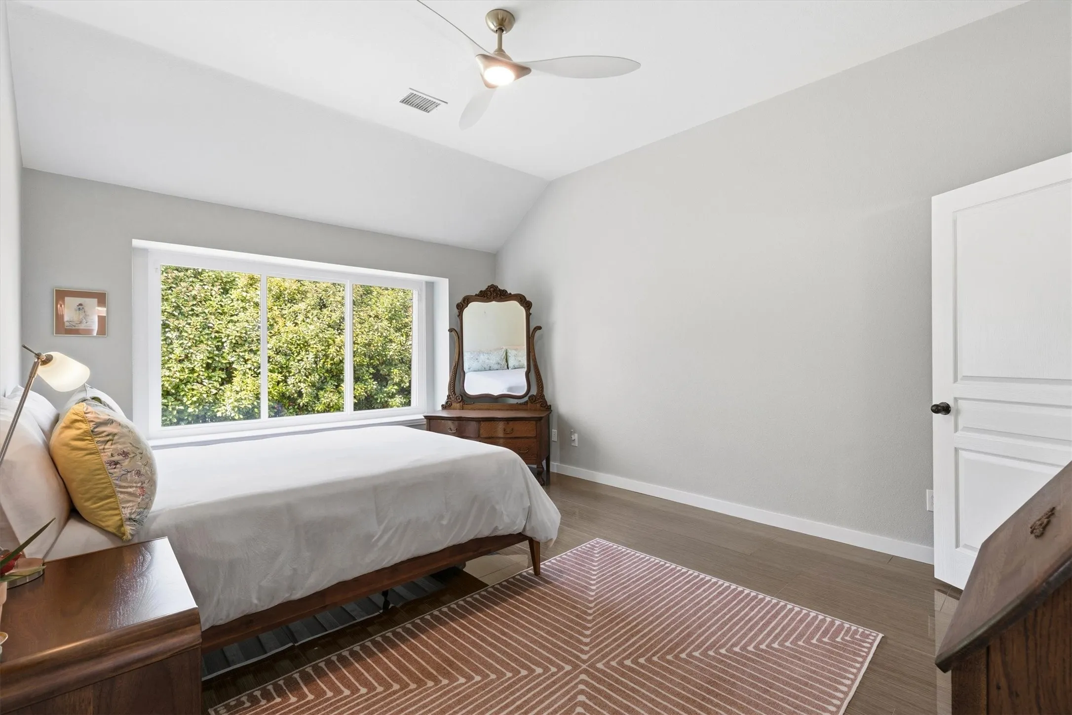 Single Family Residence For Sale in Collin County , 5124 Forest Lawn Drive, Mc Kinney, Texas 75071, 3 Bedroom, 2 Bathroom, 2 Garage spaces, 2,232 Sqft, built in 1998, mls#21267546, Real Estate Agent in Mc Kinney, Homes For Sale in Collin county, Homes For Sale in Mc Kinney, Realtor in Mc Kinney Texas, Real Estate Brokerage Independent Realty Texas, Luminita Cordes Realtor
