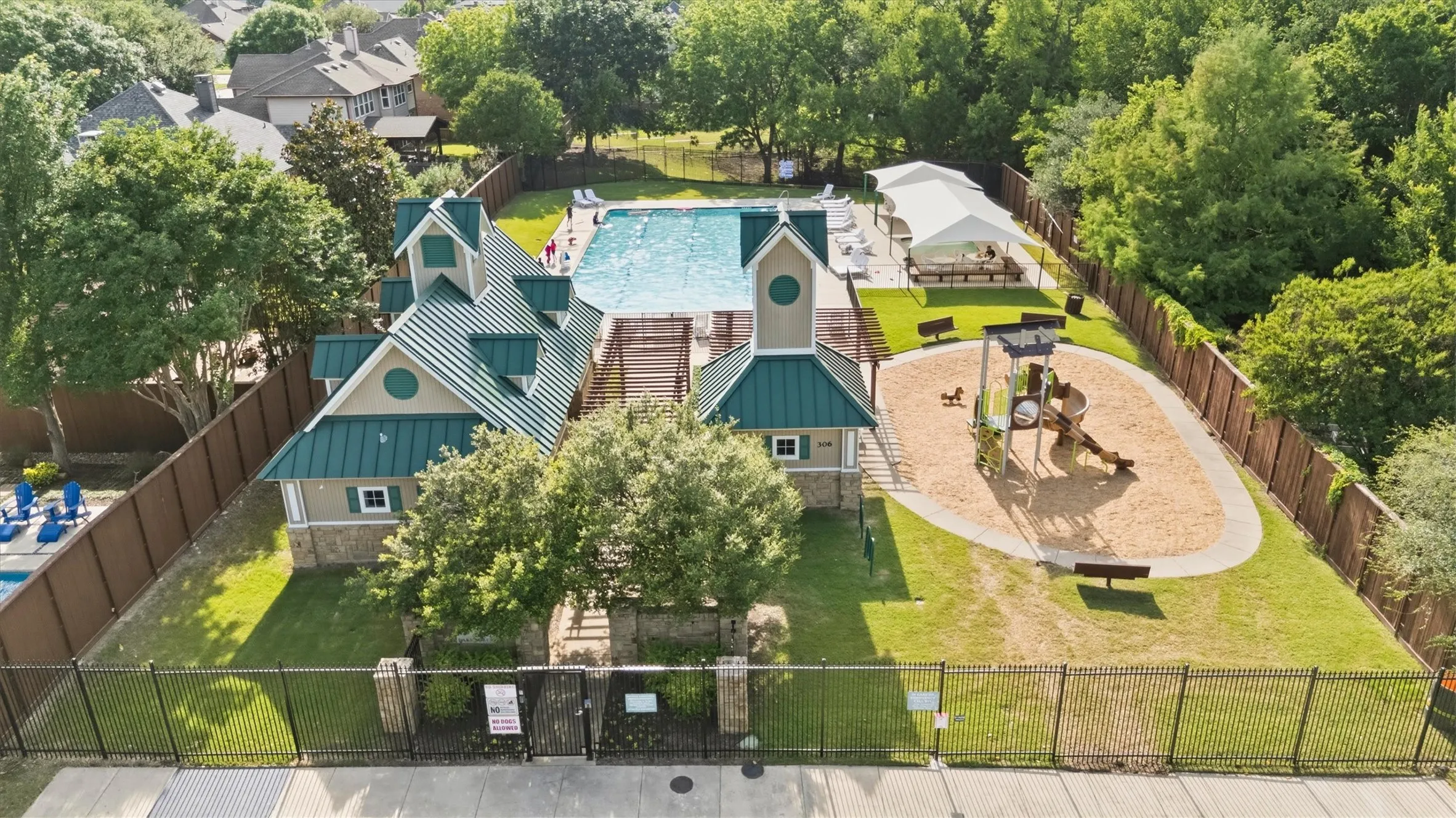 Single Family Residence For Sale in Collin County , 5124 Forest Lawn Drive, Mc Kinney, Texas 75071, 3 Bedroom, 2 Bathroom, 2 Garage spaces, 2,232 Sqft, built in 1998, mls#21267546, Real Estate Agent in Mc Kinney, Homes For Sale in Collin county, Homes For Sale in Mc Kinney, Realtor in Mc Kinney Texas, Real Estate Brokerage Independent Realty Texas, Luminita Cordes Realtor