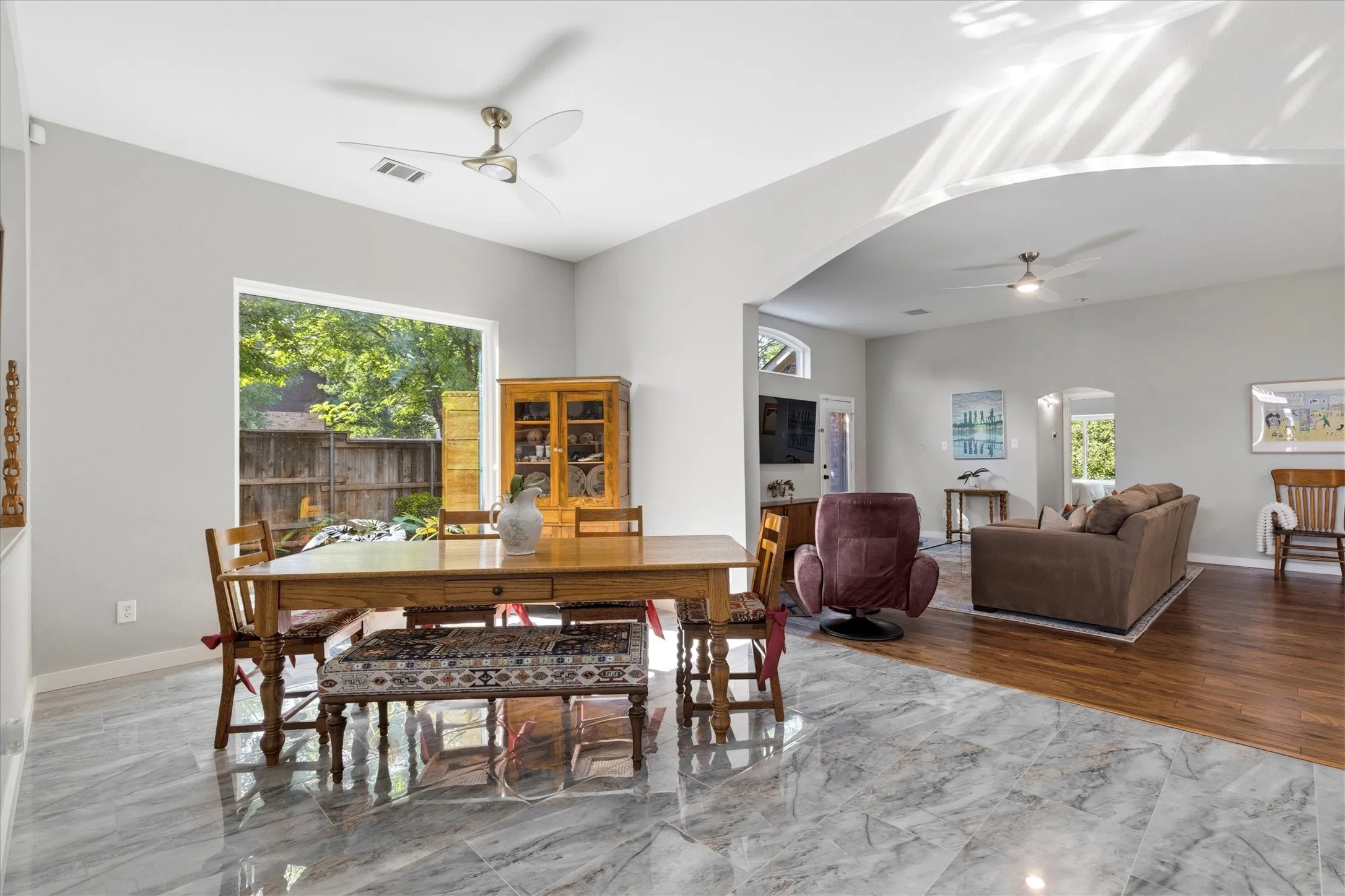 Single Family Residence For Sale in Collin County , 5124 Forest Lawn Drive, Mc Kinney, Texas 75071, 3 Bedroom, 2 Bathroom, 2 Garage spaces, 2,232 Sqft, built in 1998, mls#21267546, Real Estate Agent in Mc Kinney, Homes For Sale in Collin county, Homes For Sale in Mc Kinney, Realtor in Mc Kinney Texas, Real Estate Brokerage Independent Realty Texas, Luminita Cordes Realtor
