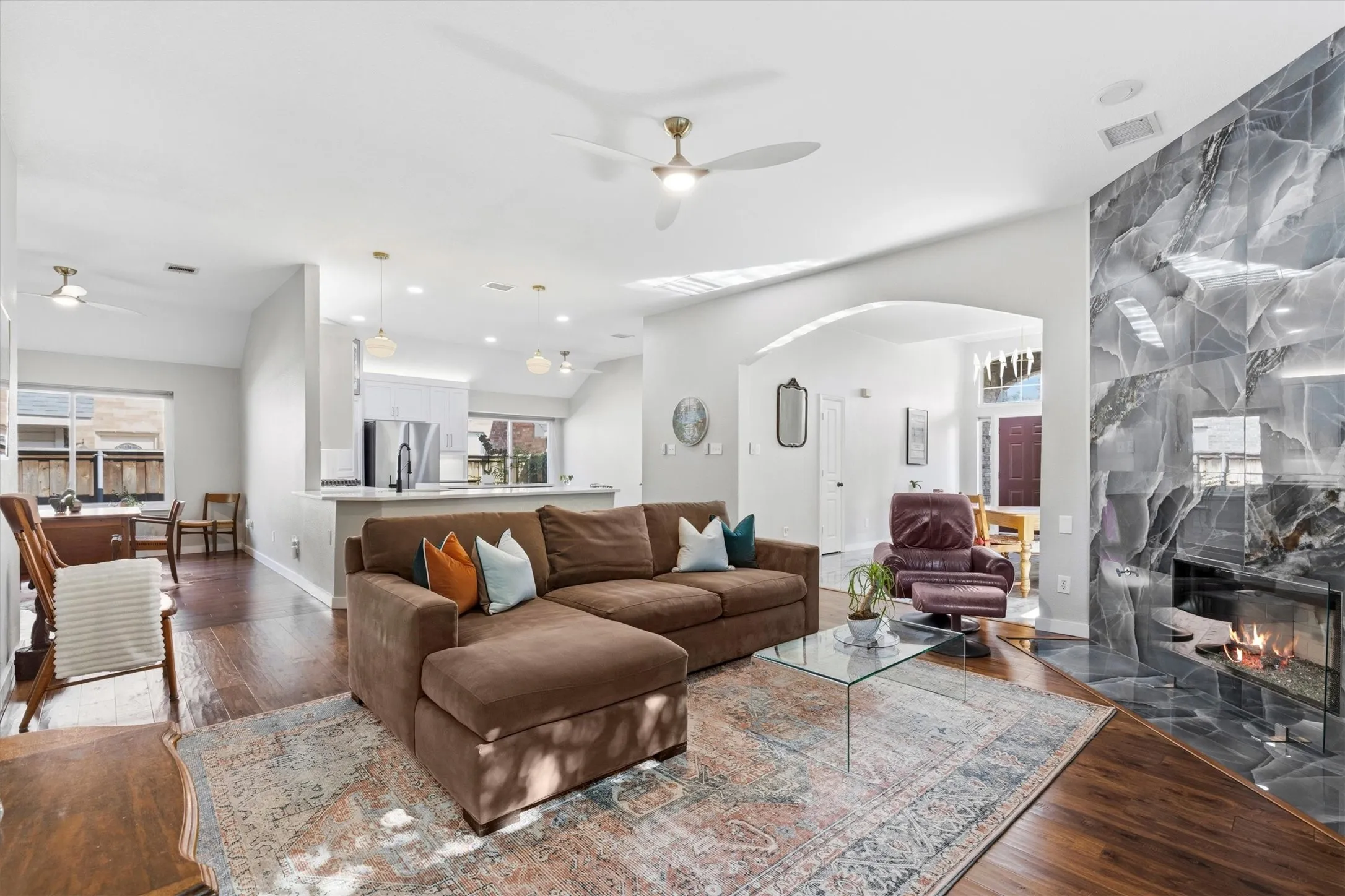 Single Family Residence For Sale in Collin County , 5124 Forest Lawn Drive, Mc Kinney, Texas 75071, 3 Bedroom, 2 Bathroom, 2 Garage spaces, 2,232 Sqft, built in 1998, mls#21267546, Real Estate Agent in Mc Kinney, Homes For Sale in Collin county, Homes For Sale in Mc Kinney, Realtor in Mc Kinney Texas, Real Estate Brokerage Independent Realty Texas, Luminita Cordes Realtor