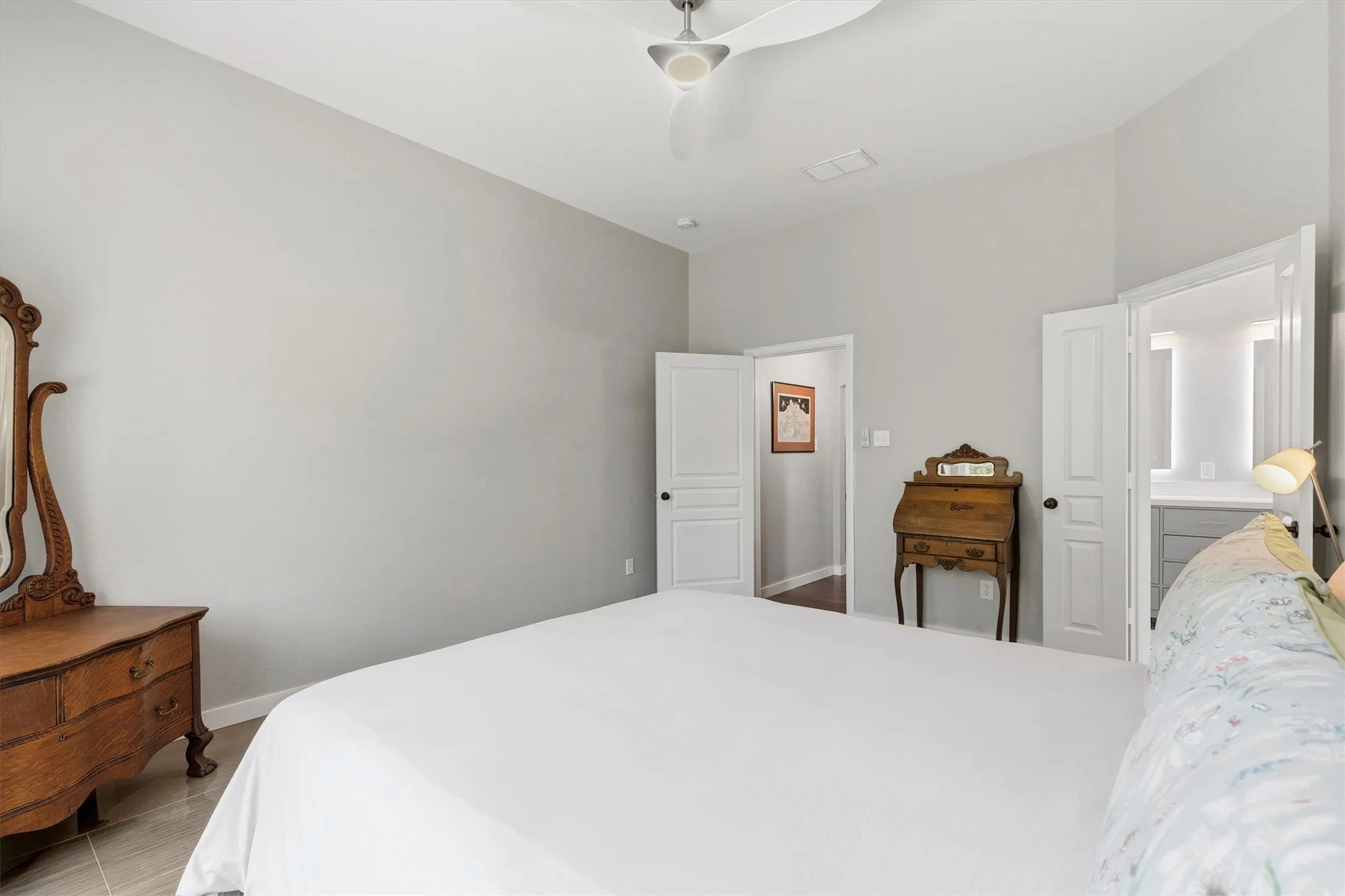 Single Family Residence For Sale in Collin County , 5124 Forest Lawn Drive, Mc Kinney, Texas 75071, 3 Bedroom, 2 Bathroom, 2 Garage spaces, 2,232 Sqft, built in 1998, mls#21267546, Real Estate Agent in Mc Kinney, Homes For Sale in Collin county, Homes For Sale in Mc Kinney, Realtor in Mc Kinney Texas, Real Estate Brokerage Independent Realty Texas, Luminita Cordes Realtor