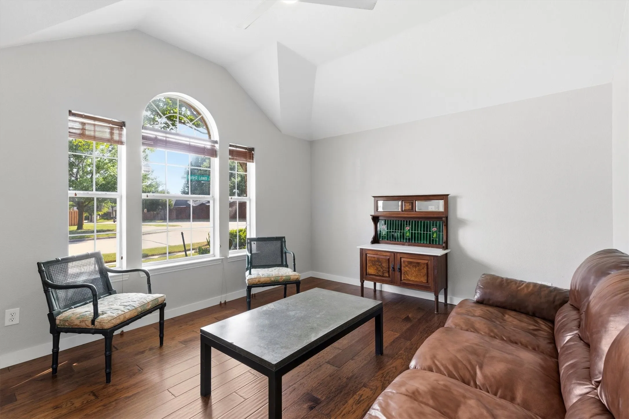 Single Family Residence For Sale in Collin County , 5124 Forest Lawn Drive, Mc Kinney, Texas 75071, 3 Bedroom, 2 Bathroom, 2 Garage spaces, 2,232 Sqft, built in 1998, mls#21267546, Real Estate Agent in Mc Kinney, Homes For Sale in Collin county, Homes For Sale in Mc Kinney, Realtor in Mc Kinney Texas, Real Estate Brokerage Independent Realty Texas, Luminita Cordes Realtor